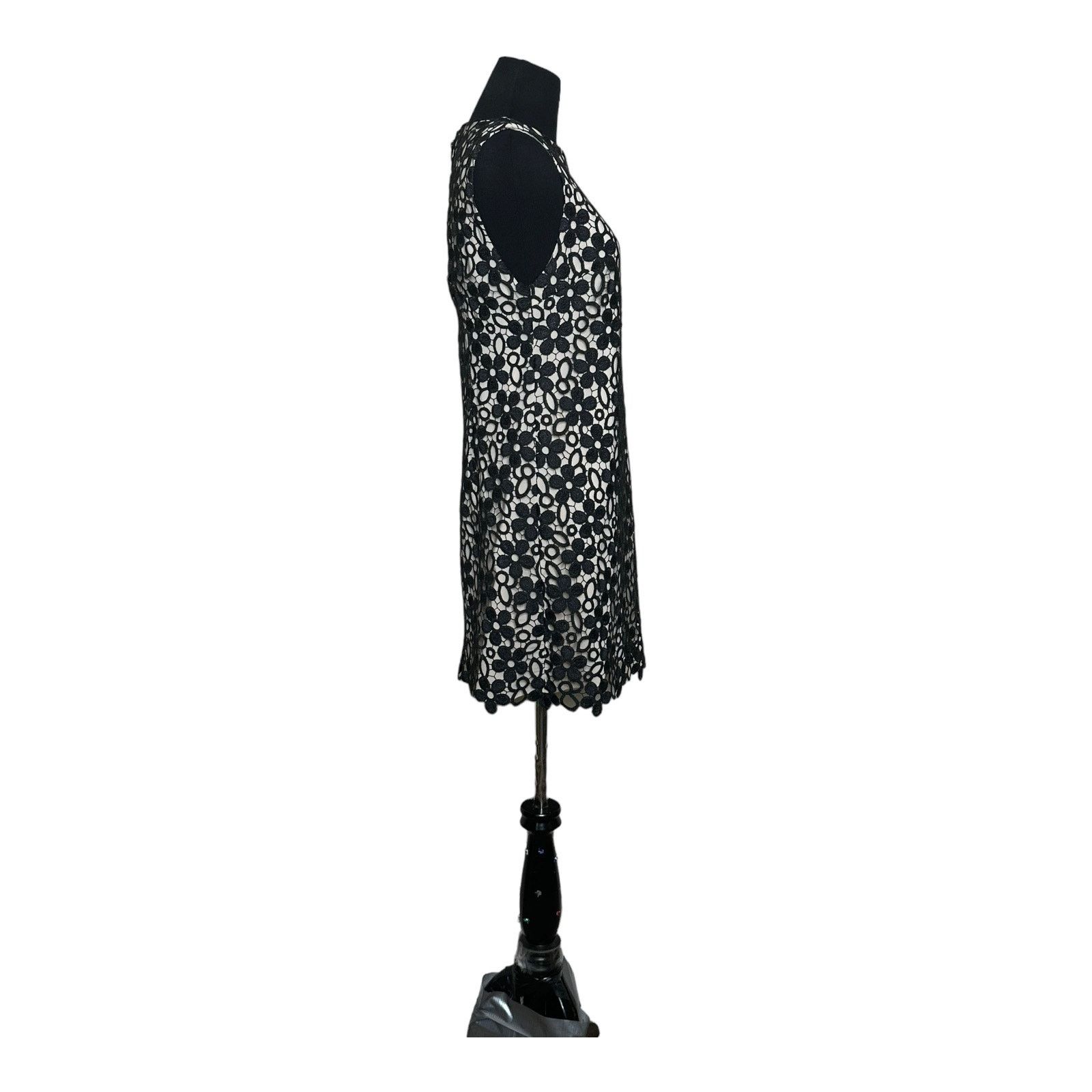Alice + Olivia Alice + Olivia Clyde floral lace sheath mini dress size 4 Size S / US 4 / IT 40 - 9 Thumbnail