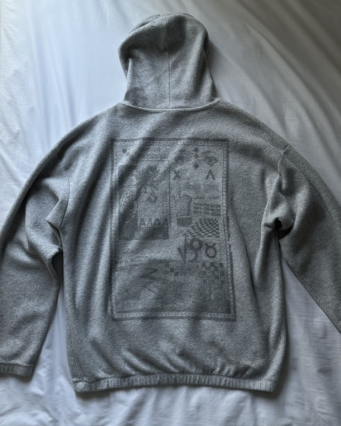 Urban Outfitters Graphic Fleece Hoodie Size M / US 6-8 / IT 42-44 - 3 Thumbnail