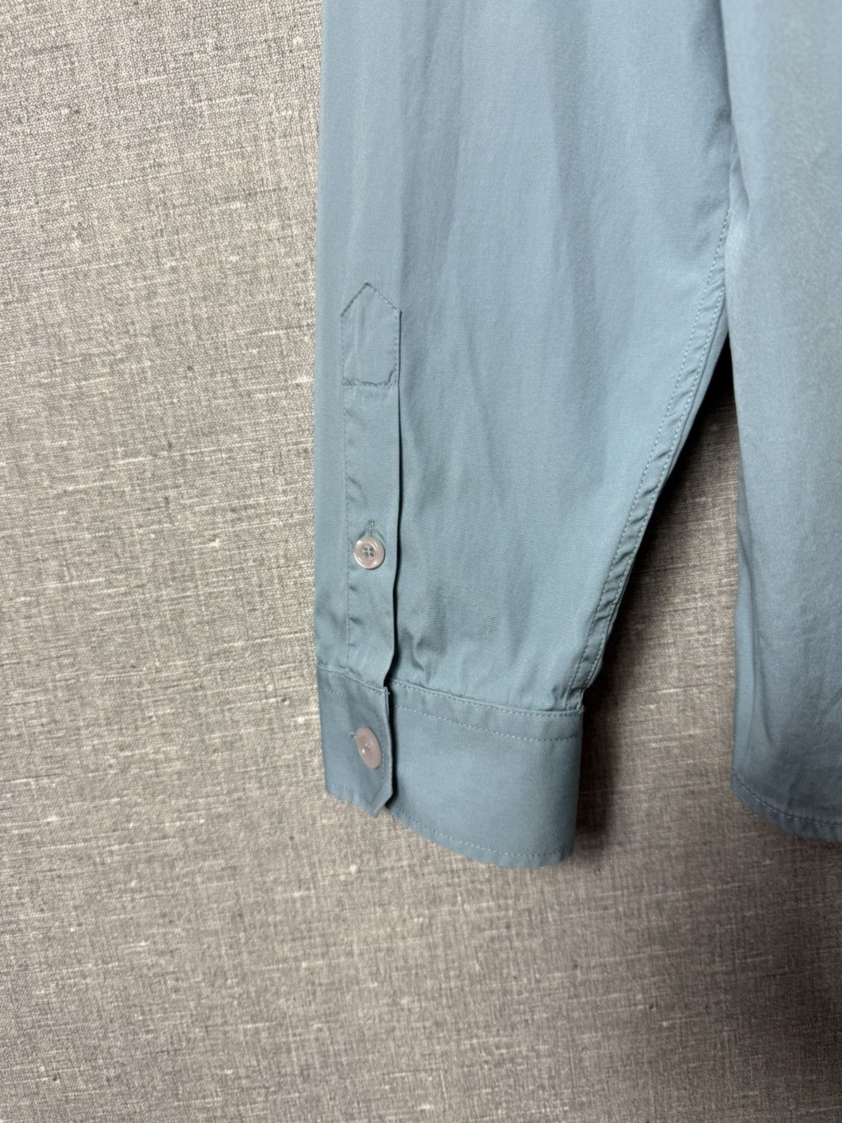 Gucci Gucci Uniforms Men’s Button Up Long Sleeve Shirt Size L Size US L / EU 52-54 / 3 - 8 Thumbnail