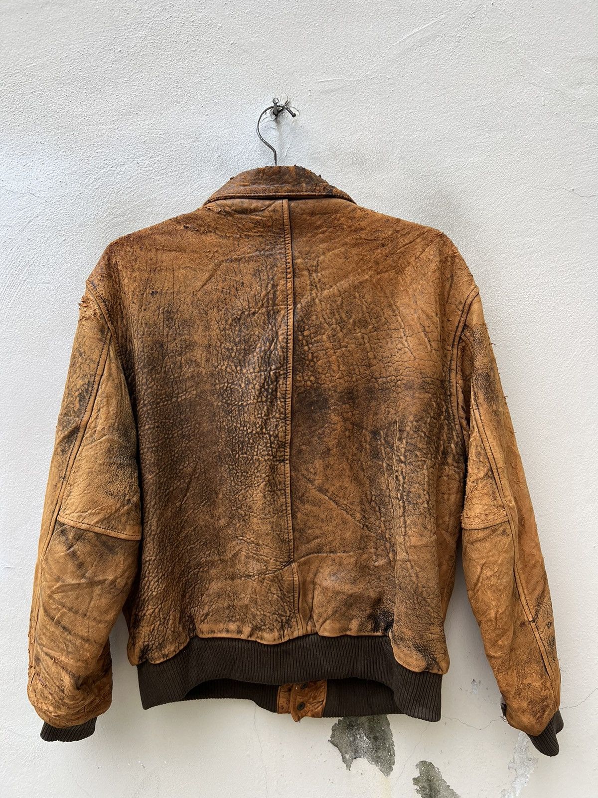 Leather Trashed 80s DEUX 2C Distressed A-2 Flight Leather Jacket Size US L / EU 52-54 / 3 - 15 Thumbnail