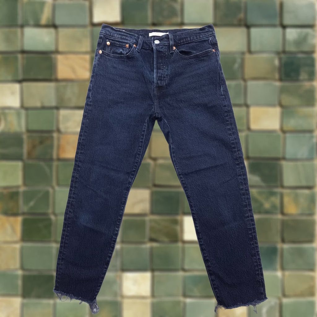 Levi's Levi's Premium Wedgie Jeans Womens 27 Button Fly High Rise Dark Wash Raw Hem Jeans Womens 27 Blue Levi's Wedgie Fit 5-Pocket Distressed Size 27" / US 4 / IT 40 - 1 Thumbnail