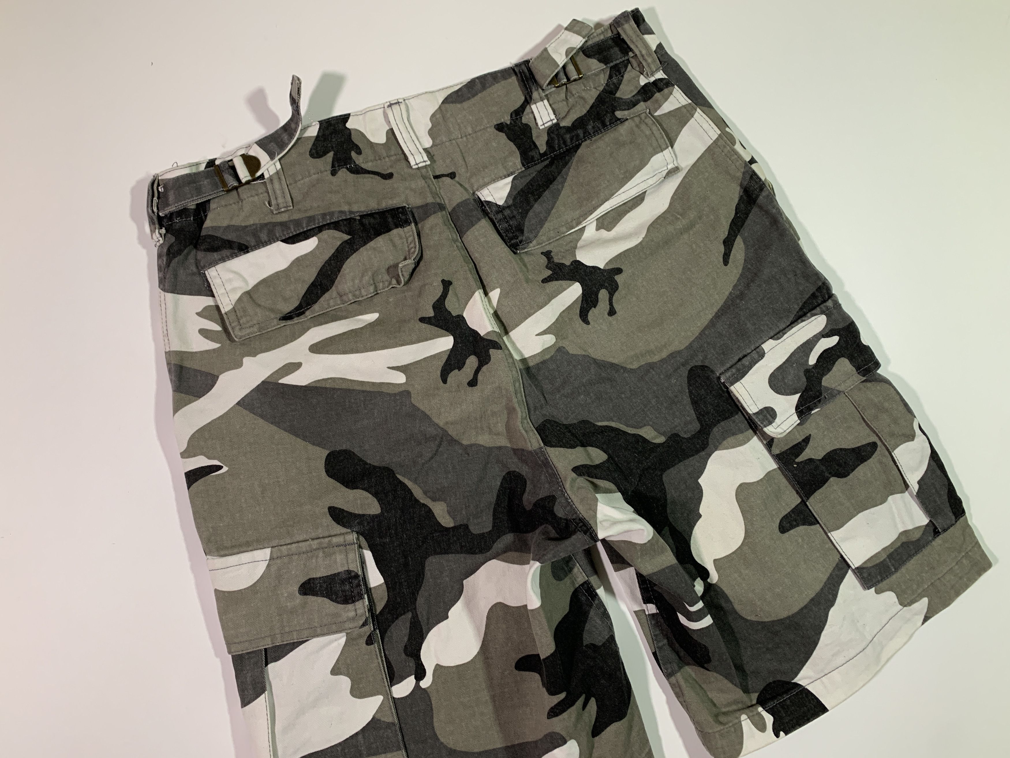 Vintage Vintage Arctic Camo Cargo Shorts Size US 30 / EU 46 - 4 Thumbnail