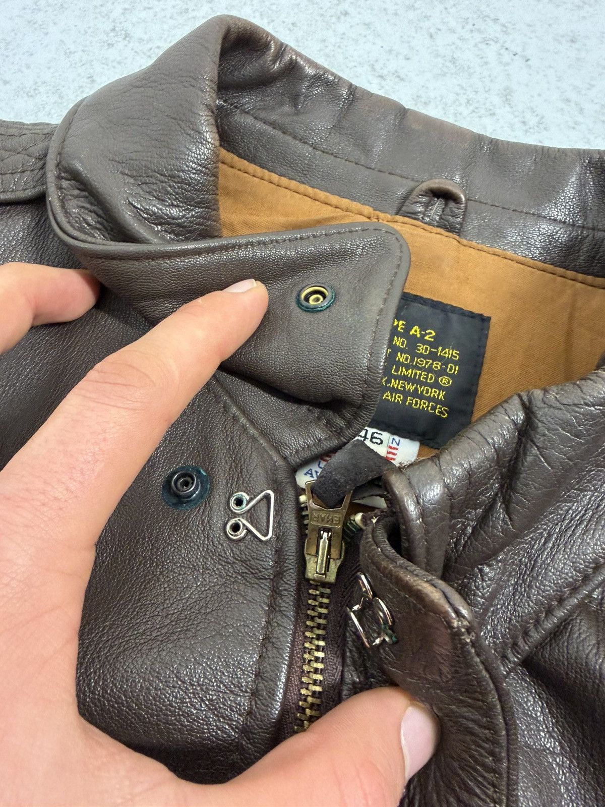 Avirex Vintage Avirex Aviator Military Leather Jacket Size US L / EU 52-54 / 3 - 13 Thumbnail