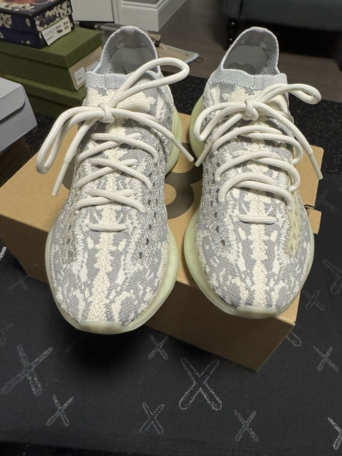 Adidas × Yeezy Adidas Yeezy Boost 380 sz 6Y Alien Size US 6 / EU 39 - 3 Thumbnail