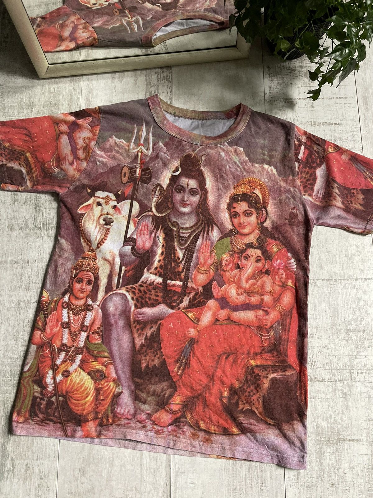 Vintage Vintage Hindu Shiva Family Ganesha 90’s T-Shirt Over Printed Size US M / EU 48-50 / 2 - 2 Thumbnail