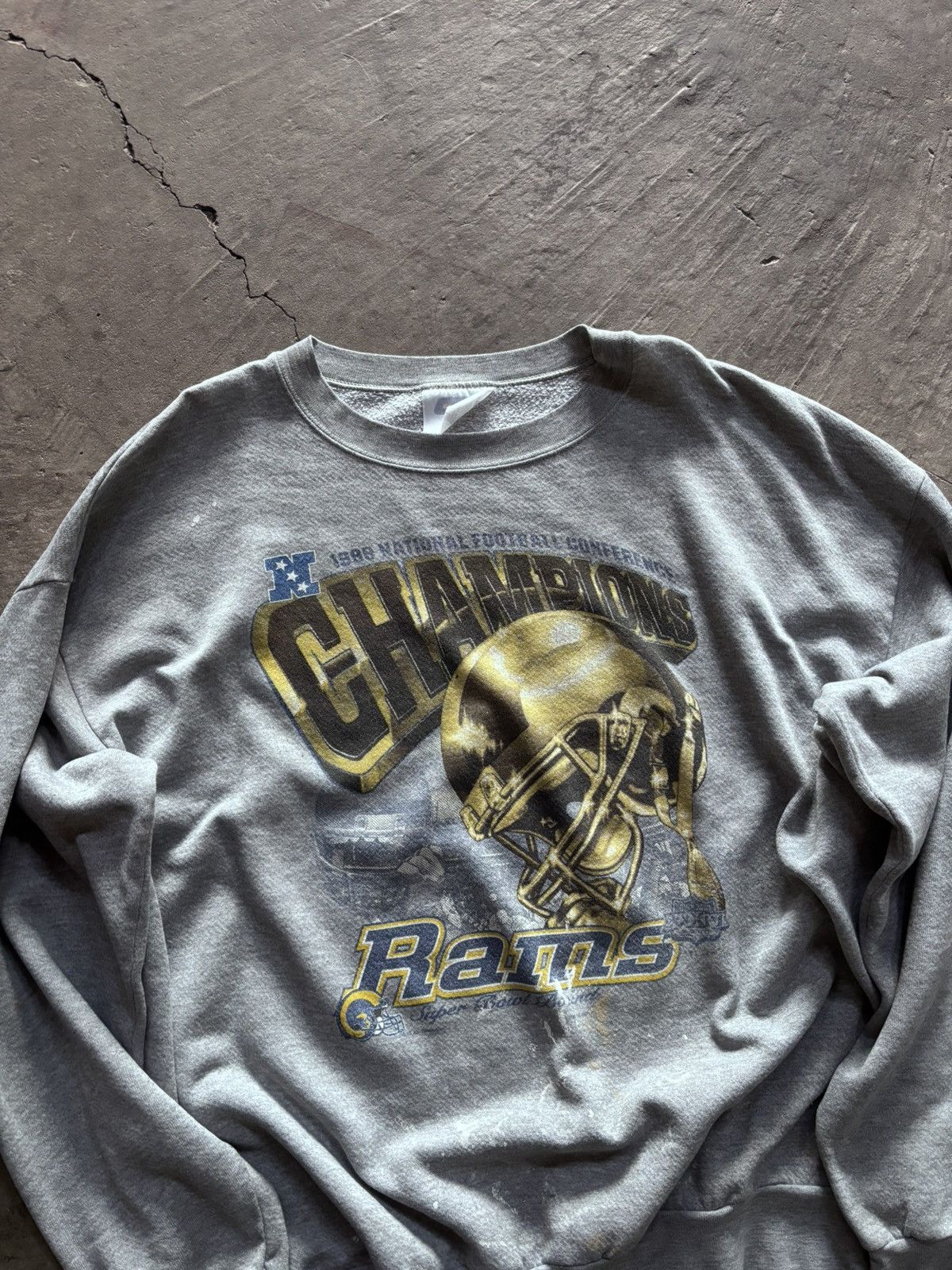 NFL vintage distressed rams sweatshirt Size US XL / EU 56 / 4 - 2 Thumbnail