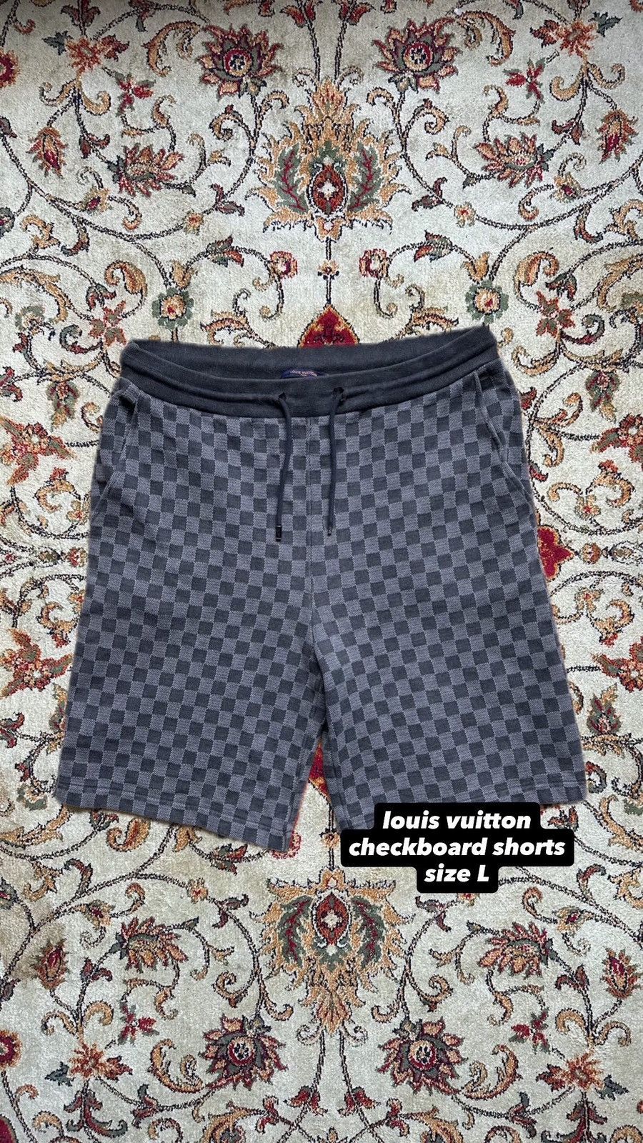 Louis Vuitton LOUIS VUITTON CHECKBOARD SHORTS Size US 36 / EU 52 - 1 Thumbnail