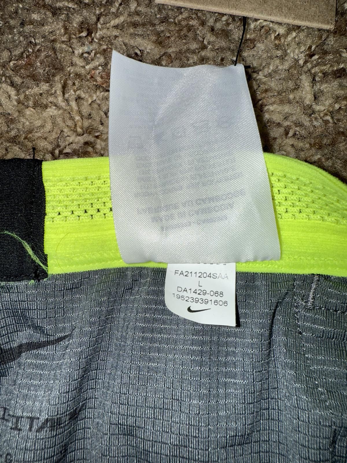 Nike Nike Men’s Dri-Fit ADV Aeroswift 1/2-Length Running Tights Size US 34 / EU 50 - 2 Thumbnail