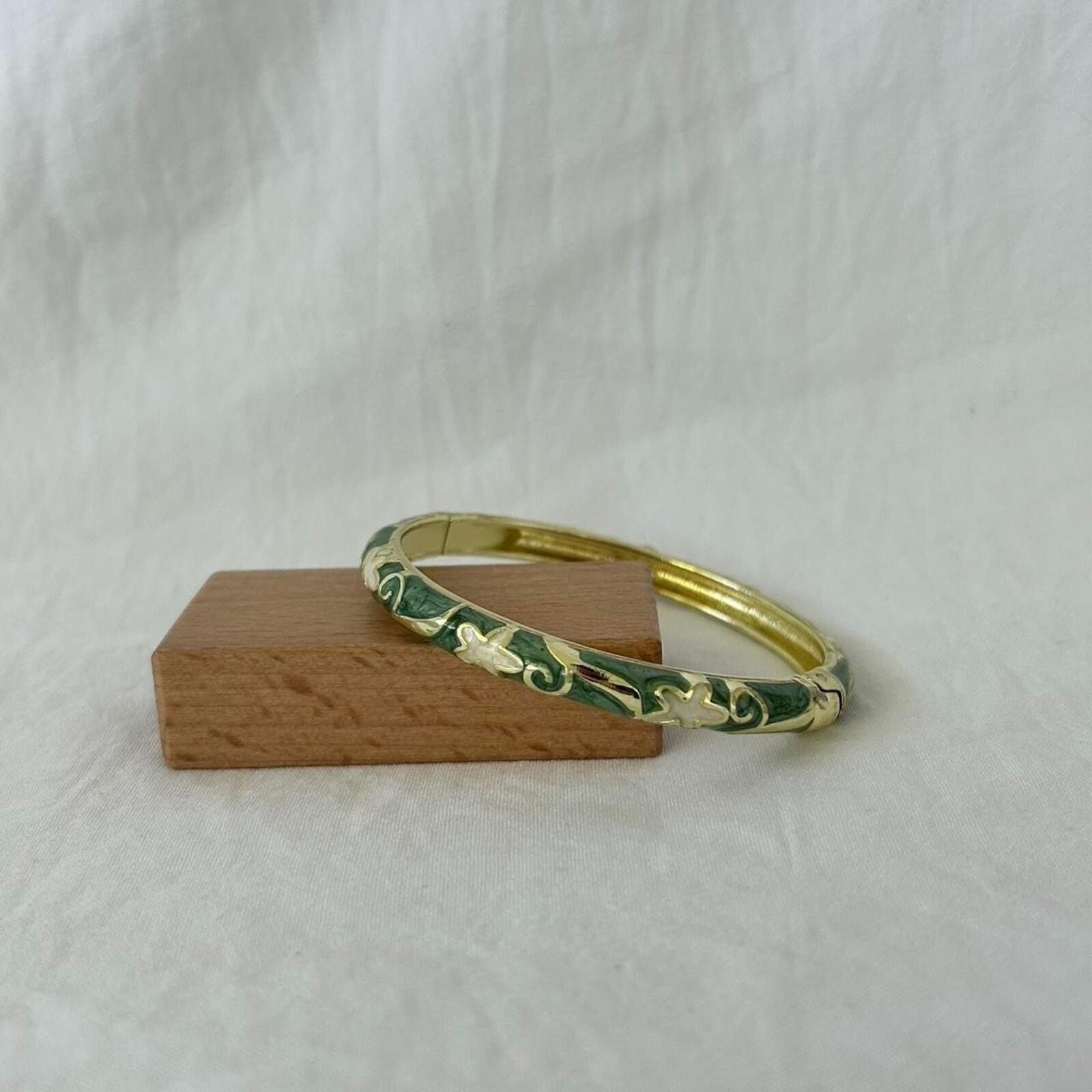 Other Sage green & gold floral bracelet Size ONE SIZE - 1 Thumbnail