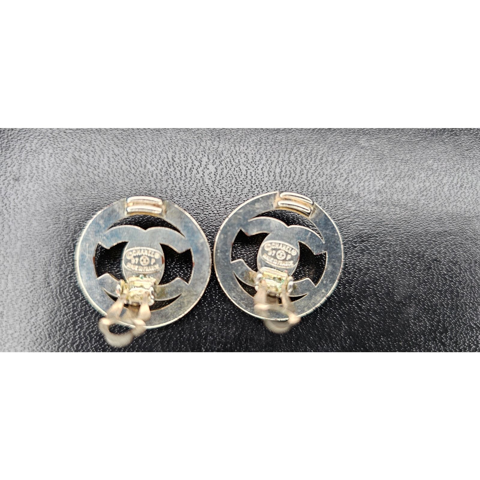 Chanel CHANEL CC Logos Turnlock Round Clip-On Earrings Silver Tone Size ONE SIZE - 7 Thumbnail