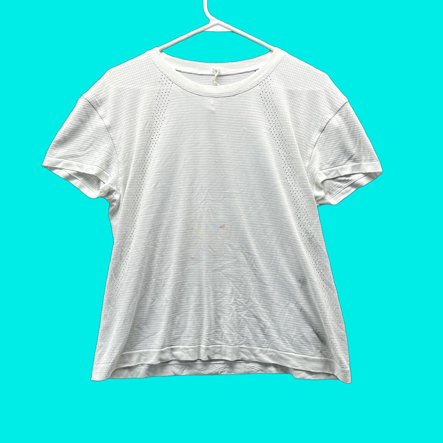 Lululemon Lululemon Shirt Women 10 White T-Shirt Polyester Crewneck Short Sleeve Casual Tee Modern Basic Mens Womens Girls Boys Size L / US 10 / IT 46 - 1 Thumbnail