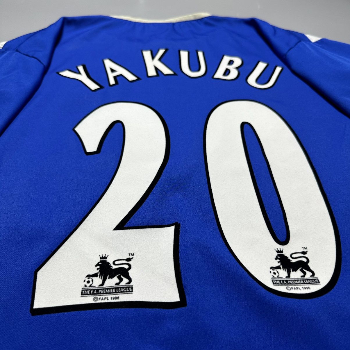 Pompeii PORTSMOUTH POMPEY 2004/2005 FOOTBALL HOME JERSEY #20 YAKUBU Size US XL / EU 56 / 4 - 12 Thumbnail