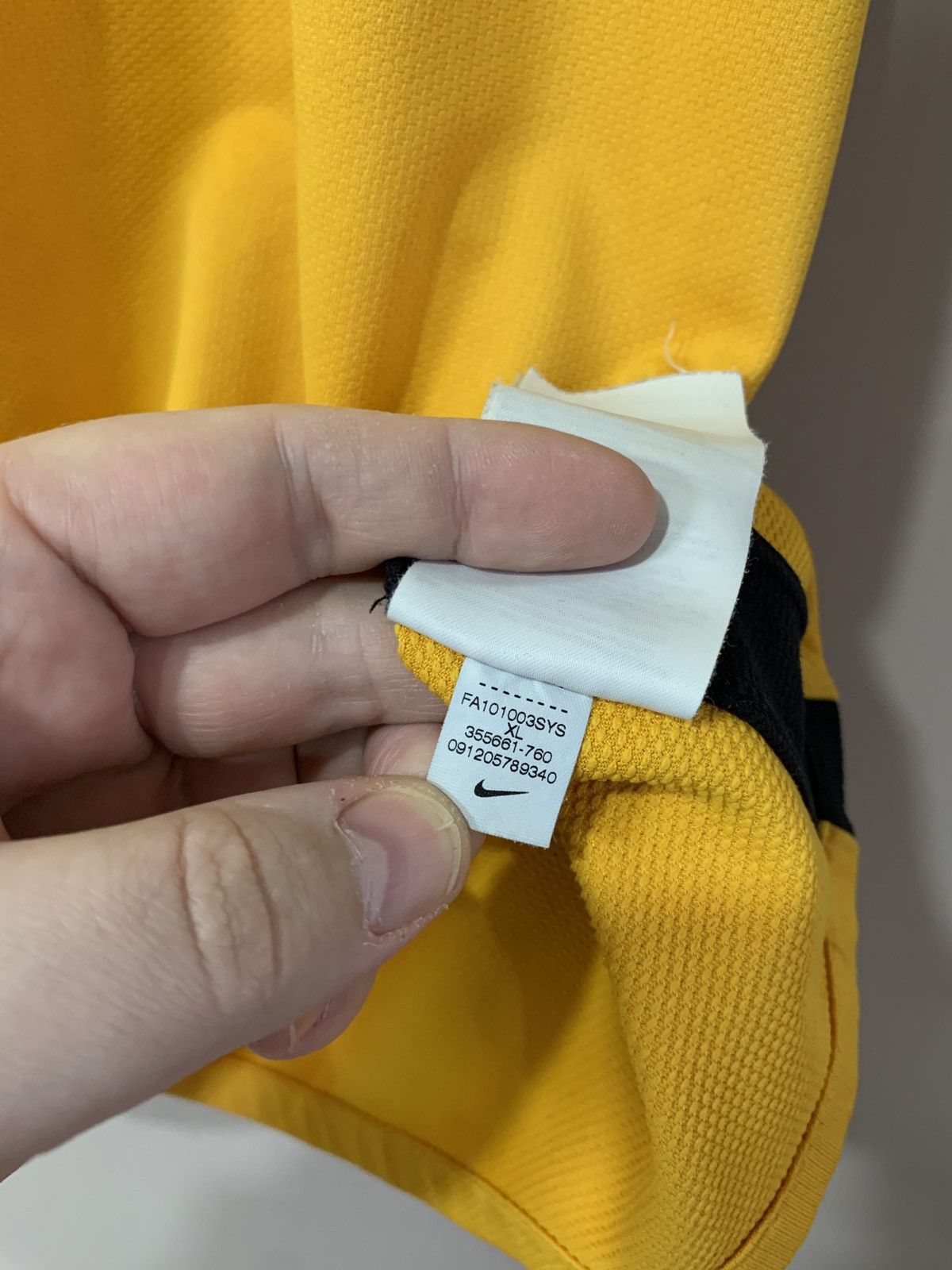 Nike KAIZER CHIEFS 2009/2010 HOME FOOTBALL SHIRT JERSEY Nike Size US XL / EU 56 / 4 - 20 Thumbnail