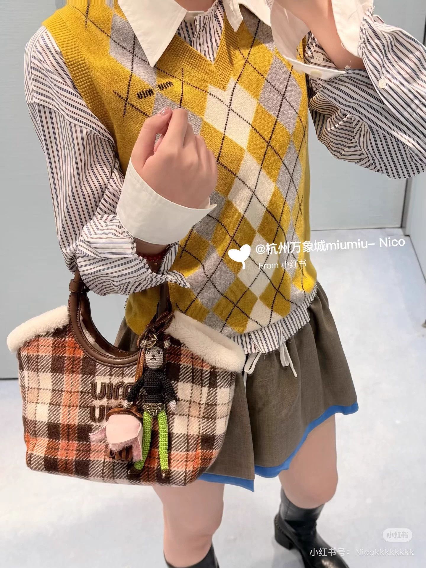 Miu Miu MIU MIU 25 Mustard Yellow Diamond Knit Vest 44 Size XS / US 0-2 / IT 36-38 - 6 Thumbnail