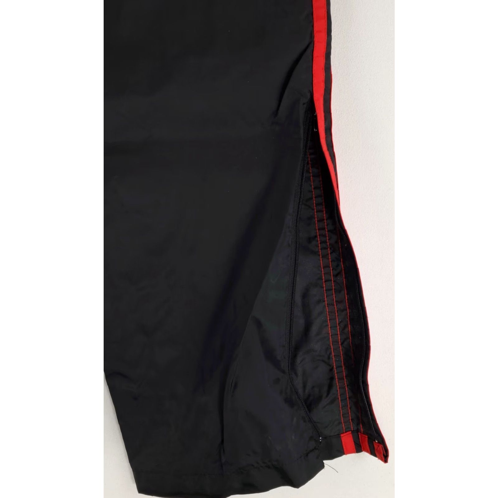 Adidas VINTAGE Adidas Track Pants Black Red Striped Mens M Nylon 90s VTG Track Pants 36x31 Actual Mens Size US 31 - 6 Thumbnail