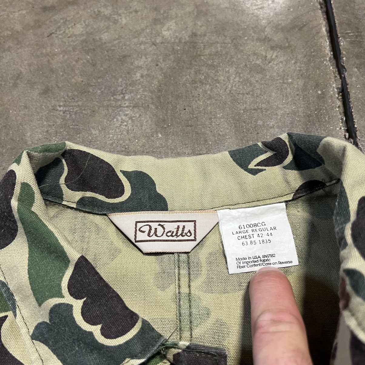 Vintage × Walls Vintage 90s Walls Camo Workwear Jacket Cropped Boxy USA Made Size US L / EU 52-54 / 3 - 10 Thumbnail