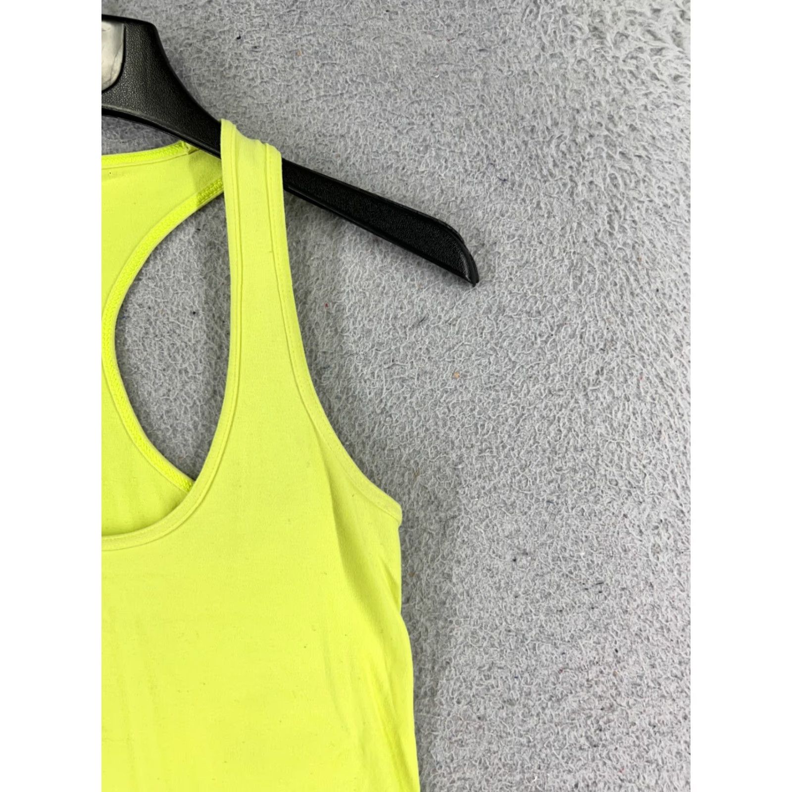 Lululemon Lululemon Shirt Women L Yellow Tank Sleeveless Gym Yoga READ Size L / US 10 / IT 46 - 3 Thumbnail