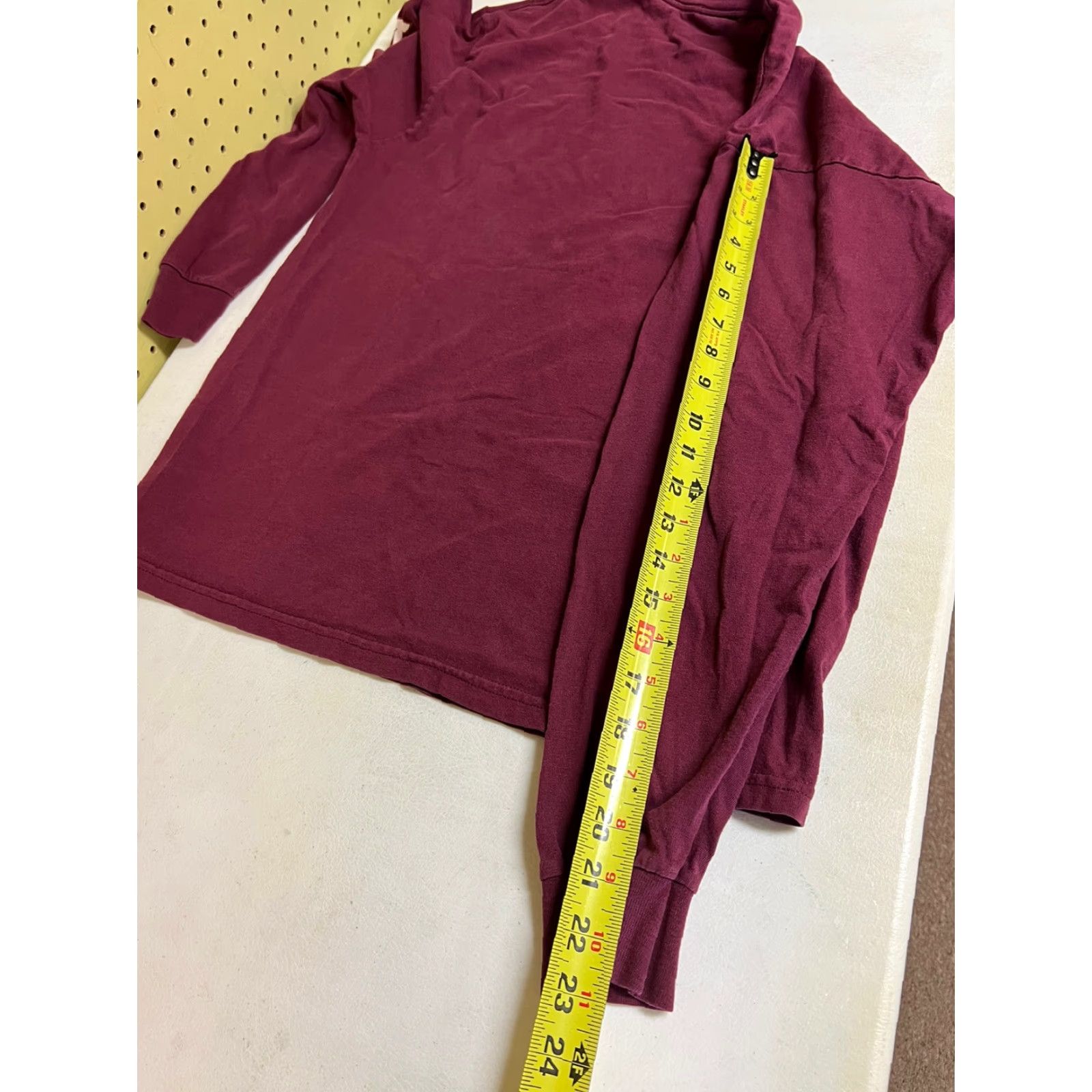 Nike VINTAGE Nike Virginia Tech Hokies T-Shirt Mens M Long Sleeve Maroon Center Swoosh shirts Size US M / EU 48-50 / 2 - 8 Thumbnail