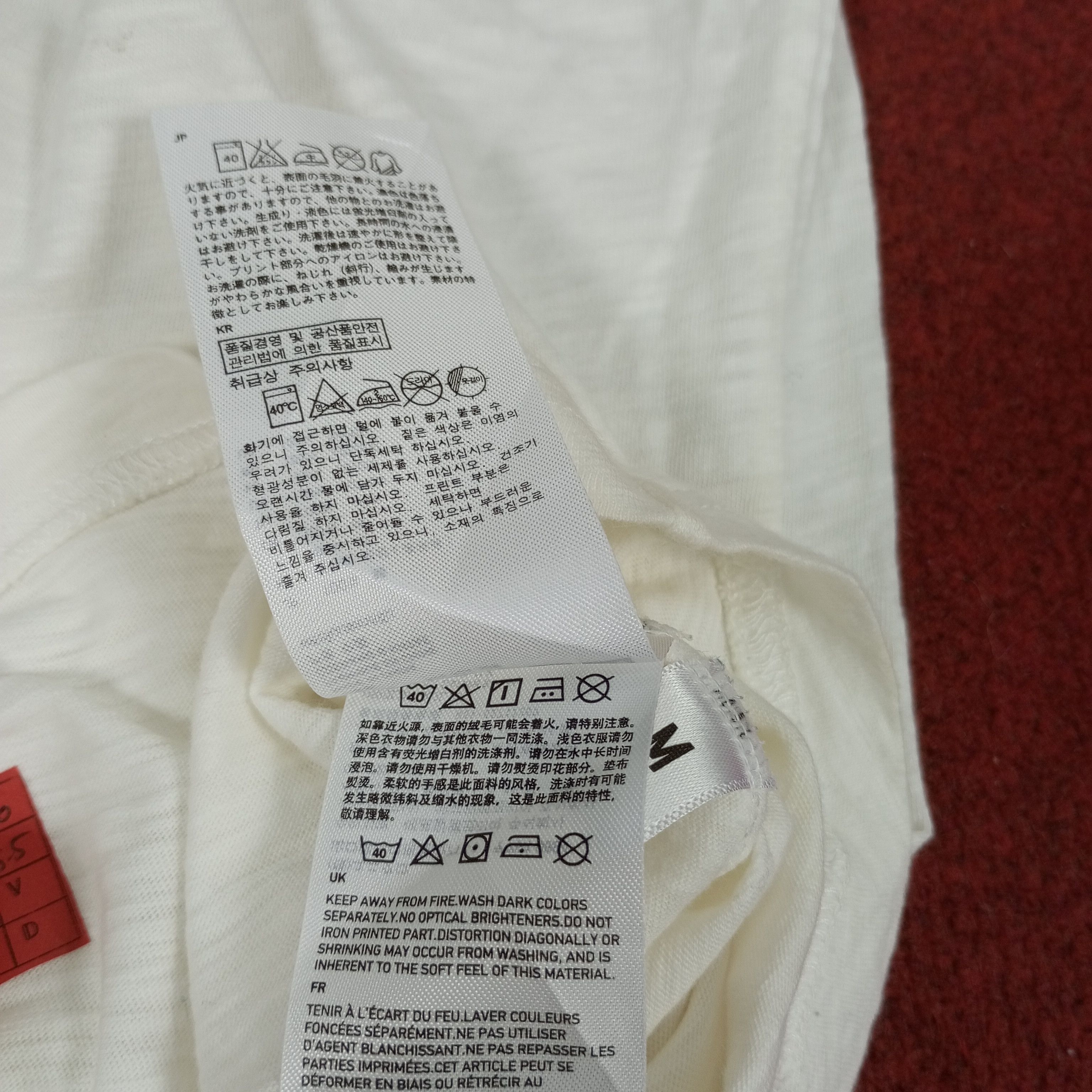 Undercover × Uniqlo UNIQLO UNDERCOVER Jun Takahashi Japanese Brand Tshirt Size US M / EU 48-50 / 2 - 12 Thumbnail