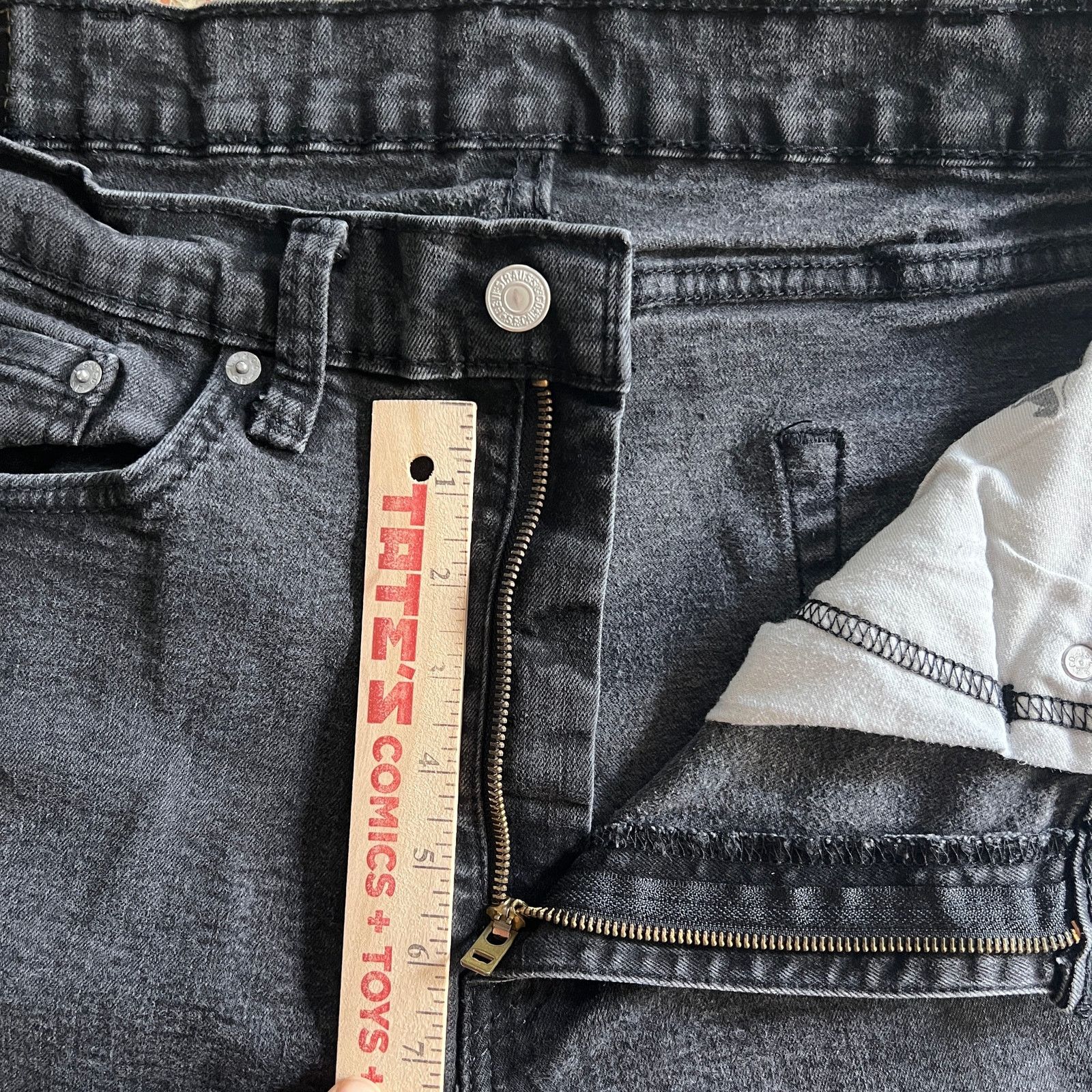 Levi's Levi’s 511 Slim Fit Jeans Black Denim Stretch Men’s 31x30 Size US 31 - 9 Thumbnail