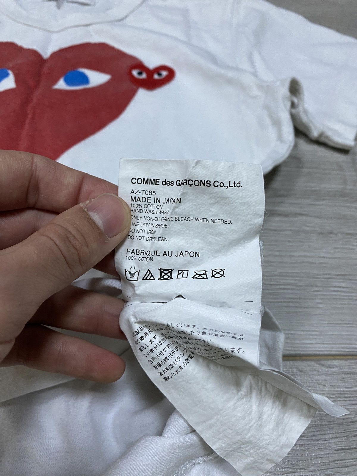 Comme des Garcons PLAY PLAY Comme des garçons vintage big heart Japanese t-shirt Size S / US 4 / IT 40 - 6 Thumbnail