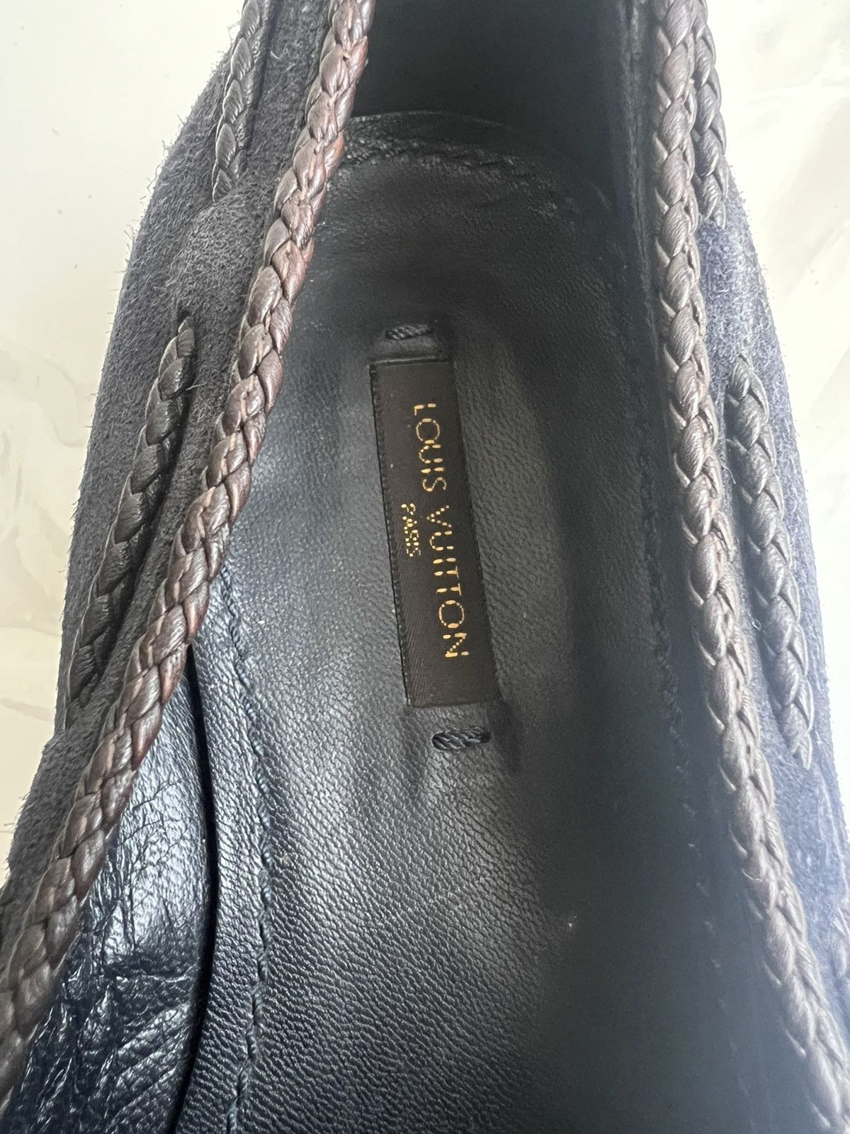 Louis Vuitton Louis Vuitton Men’s Tassel Blue Suede loafers Size US 7 / EU 40 - 13 Thumbnail