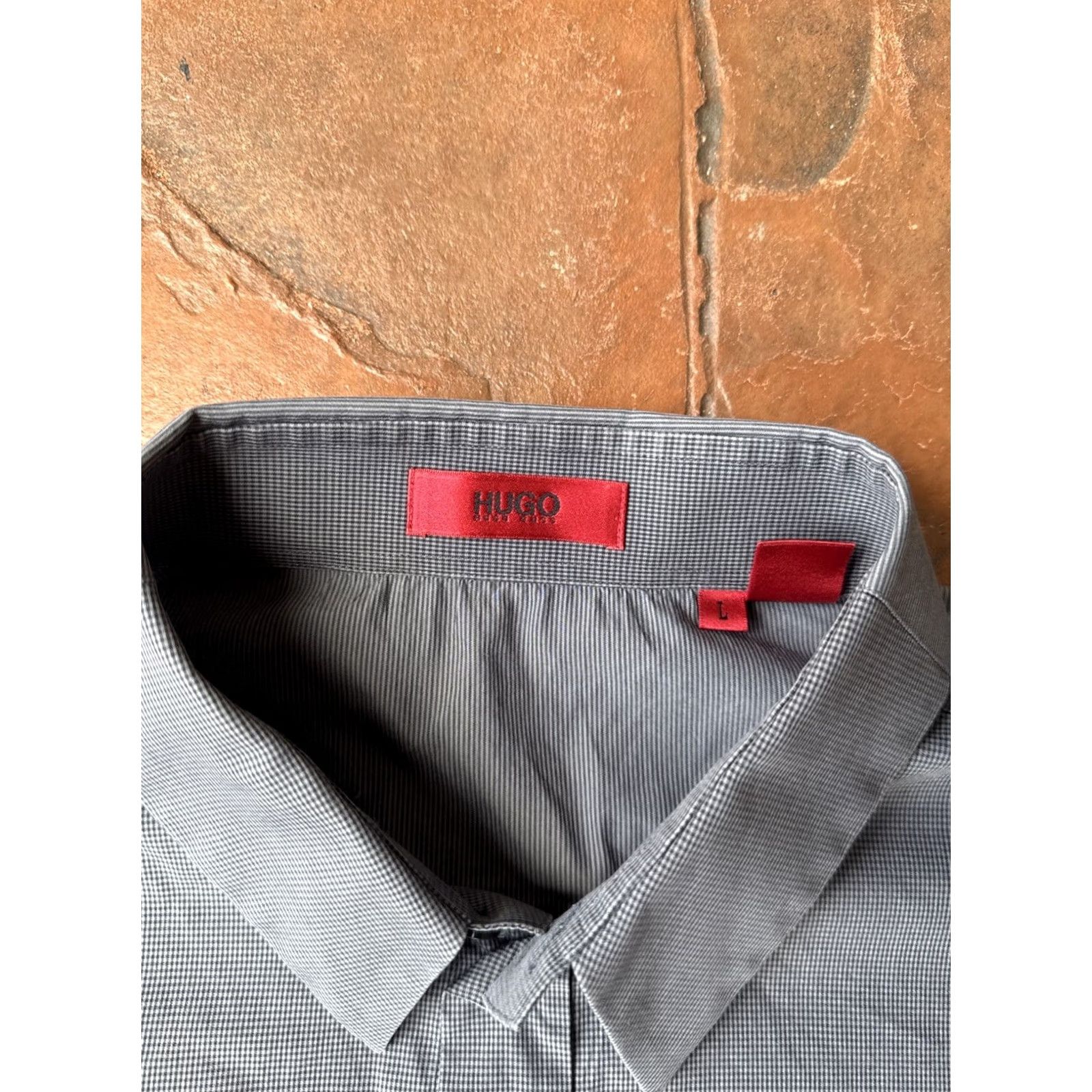 Hugo Boss HUGO BOSS Red Label Long Sleeve Button Up Dress Shirt Men’s Large Lightweight Shirt Mens Large Regular Cotton Dark Blue Gray Pattern Solid Size 42R - 2 Thumbnail