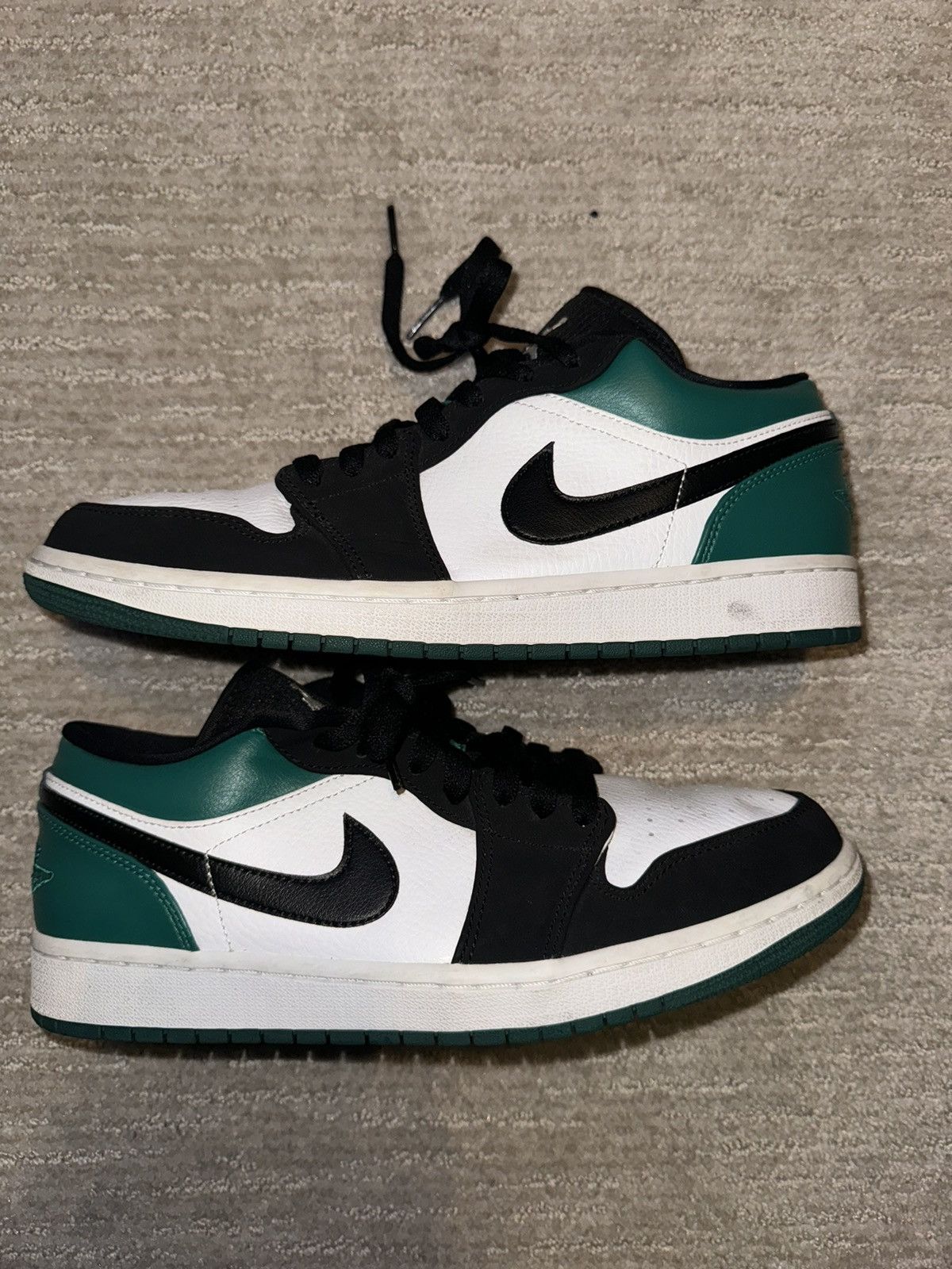 Jordan Brand × Nike Air Jordan 1 low “Mystic Green” Size US 9.5 / EU 42-43 - 1 Thumbnail