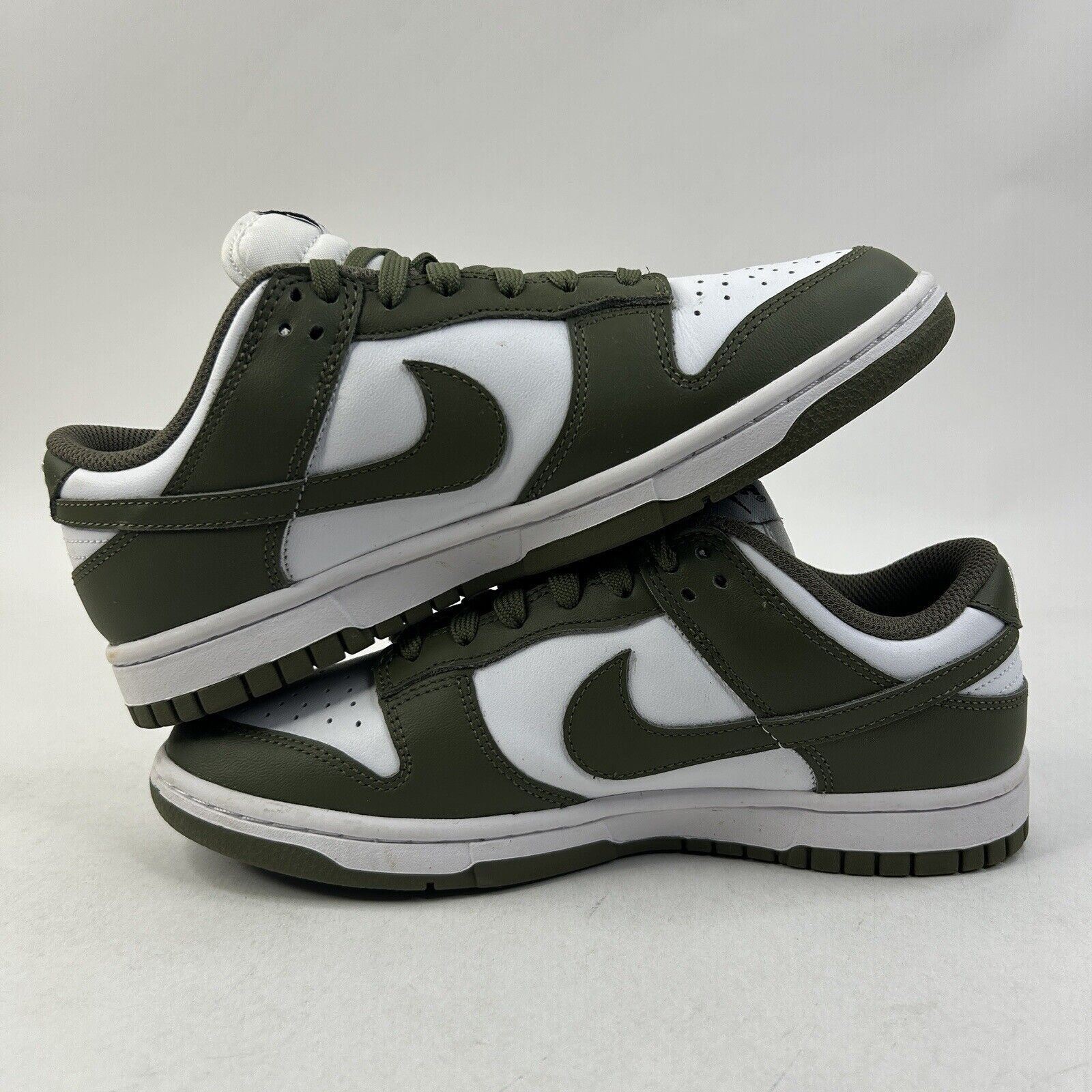 Nike Nike Dunk Low WMNS “Medium Olive/Green White” 2024 Size US 7 / IT 37 - 2 Thumbnail