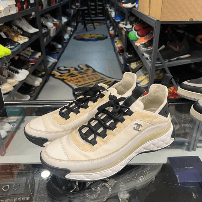 Chanel Chanel low-top casual shoes Size US 10 / EU 43 - 1 Thumbnail