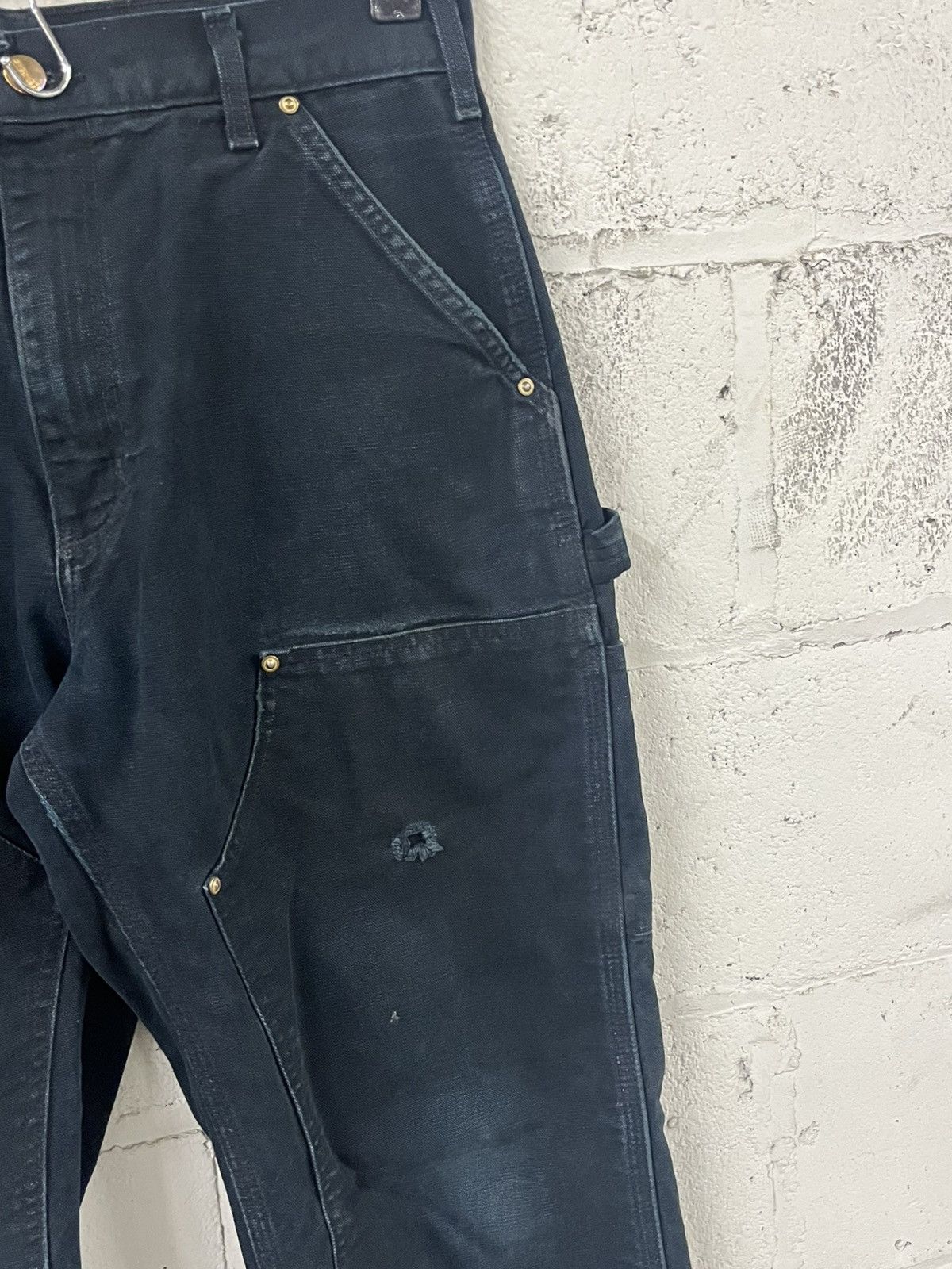 Carhartt Carhartt double knees thrashed and faded black rare skater Size US 30 / EU 46 - 6 Thumbnail