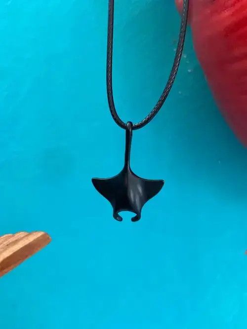 Other Manta Ray Necklace Ocean Animals Pendant Size ONE SIZE - 2 Thumbnail