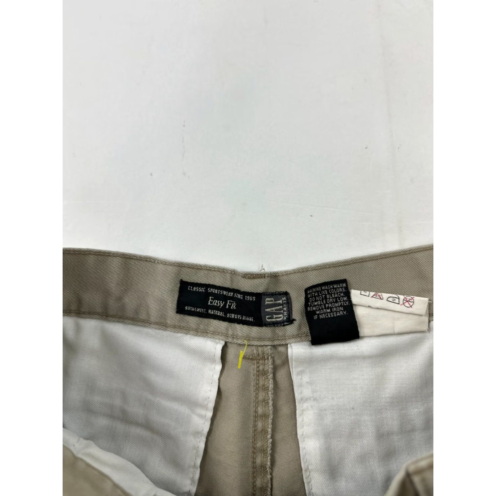 Gap Gap Shorts Womens 28/26 Khakis Beige Pleated Classic Sportswear Easy Fit Outdoor Shirt Size 28" / US 6 / IT 42 - 3 Thumbnail