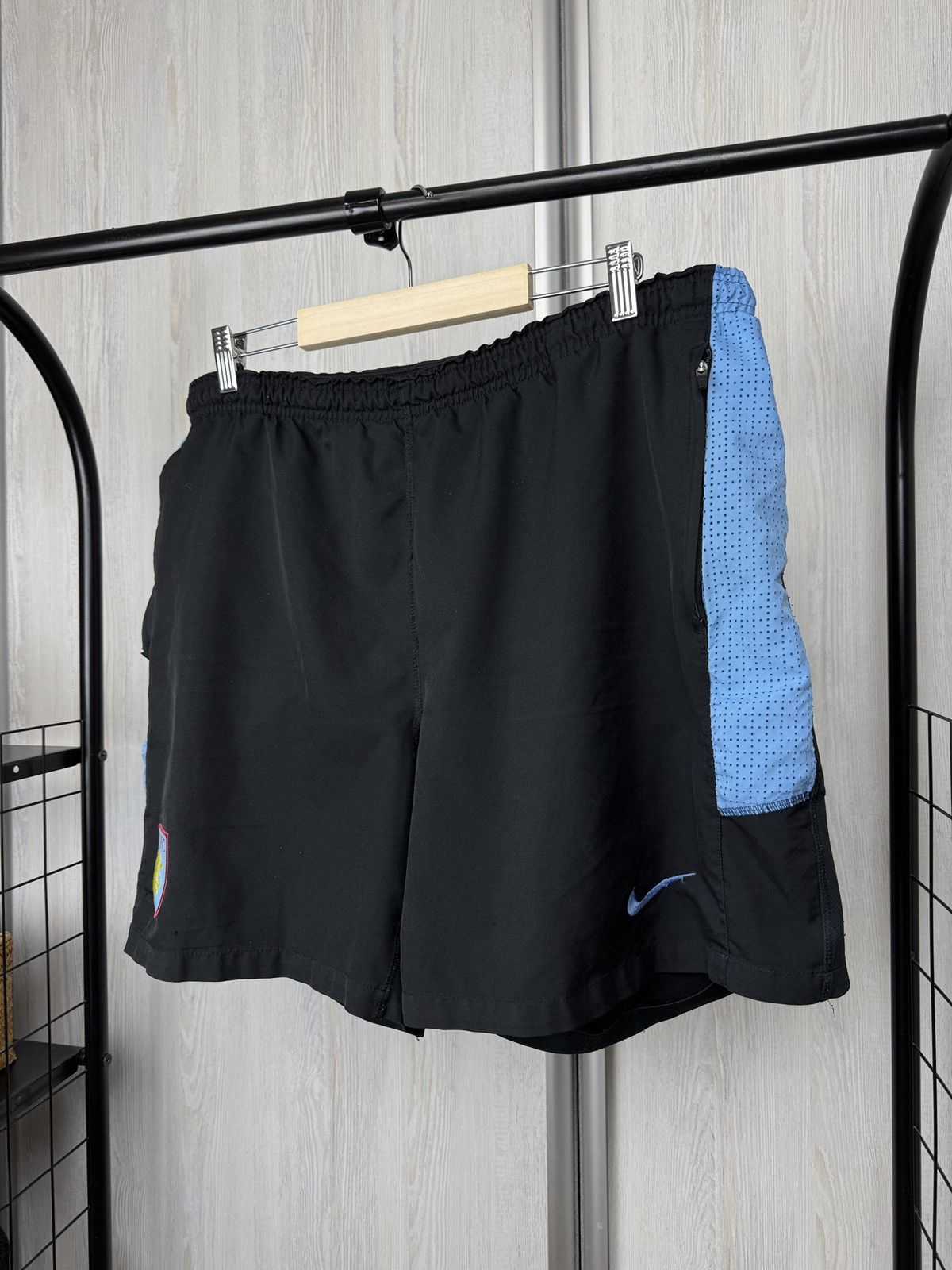 Nike Nike vintage Aston Villa y2k soccer football shorts Size US 38 / EU 54 - 8 Thumbnail