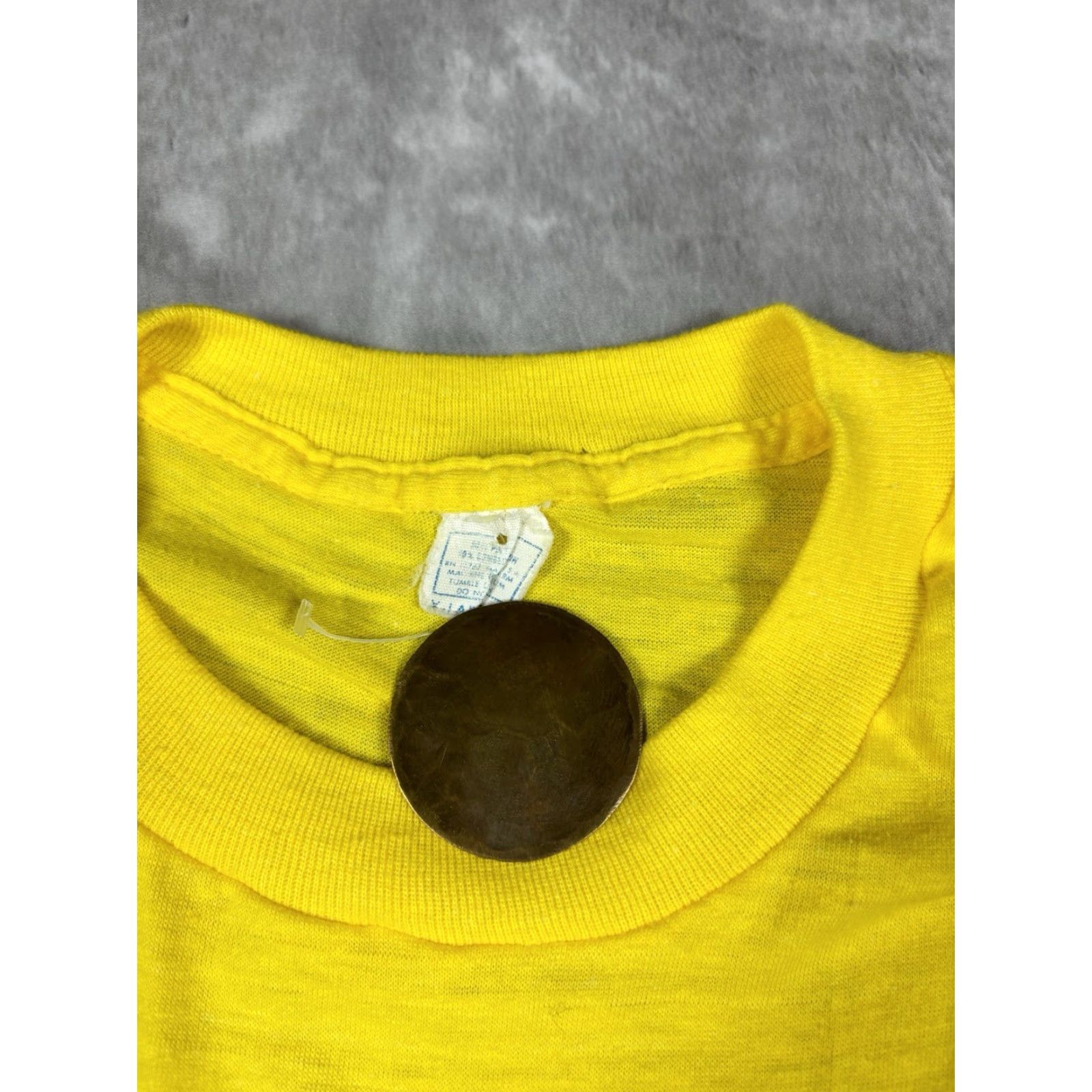 Vintage VINTAGE Beach Bums T-Shirt XL Men Yellow 70s Beach Graphic Print Short Sleeve Cotton Size US XL / EU 56 / 4 - 4 Thumbnail