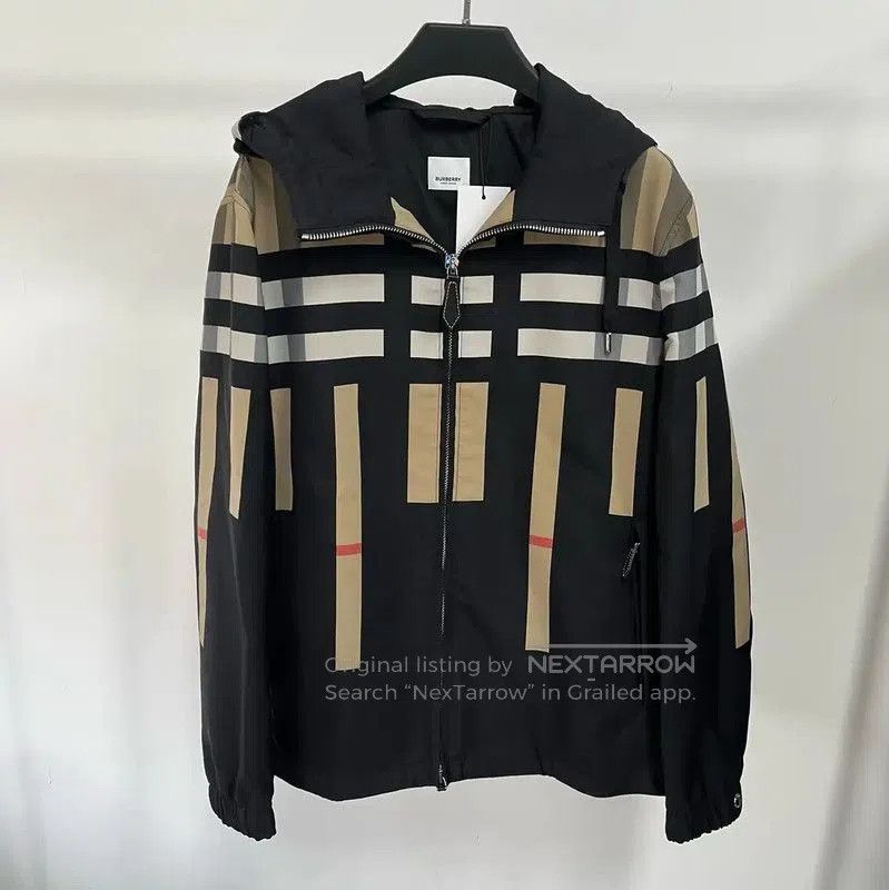 Burberry Burberry Khaki Men's Outerwear Jacket. Size US S / EU 44-46 / 1 - 1 Thumbnail