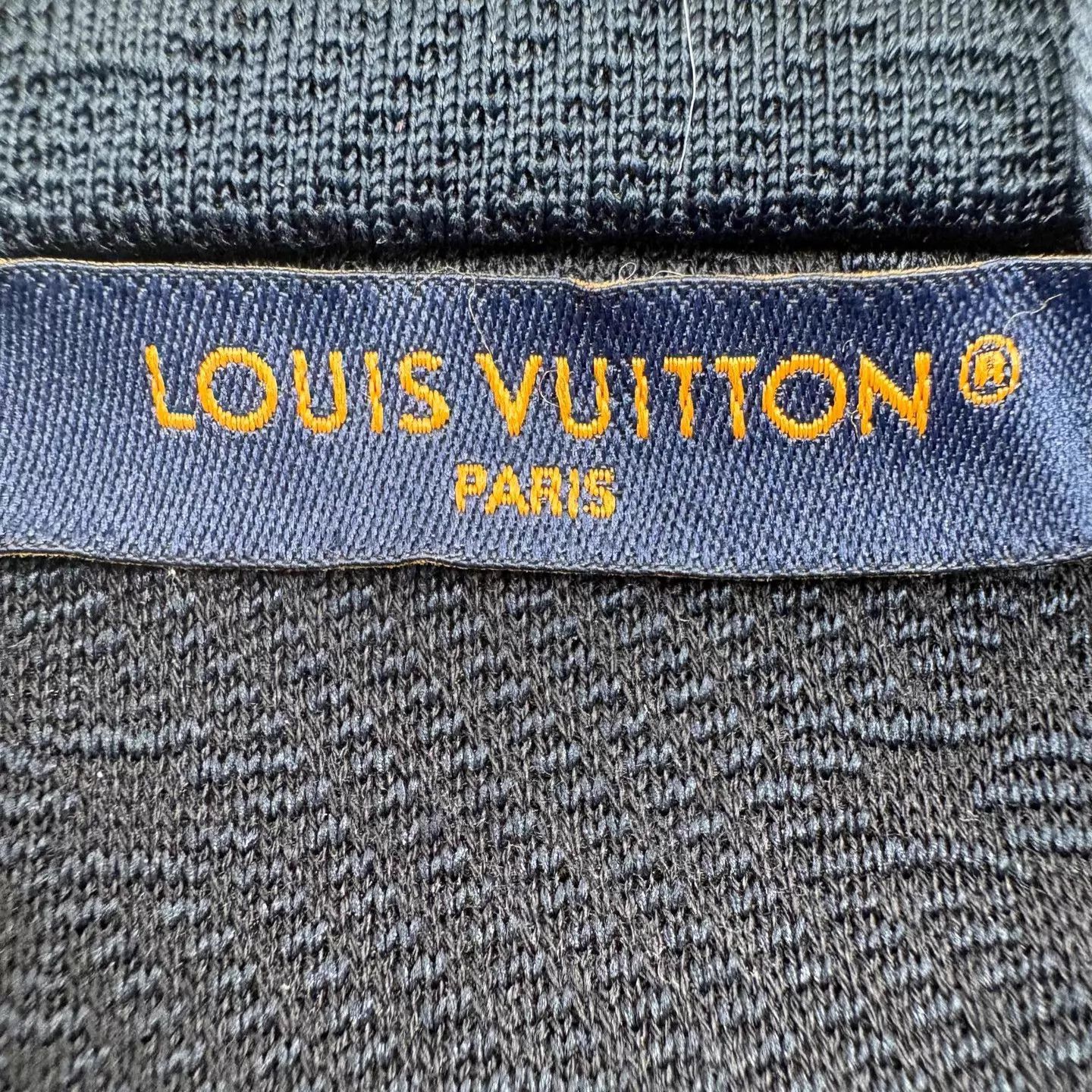 Louis Vuitton Louis Vuitton Navy Embossed LV Logo S Jacket New Size US S / EU 44-46 / 1 - 5 Thumbnail