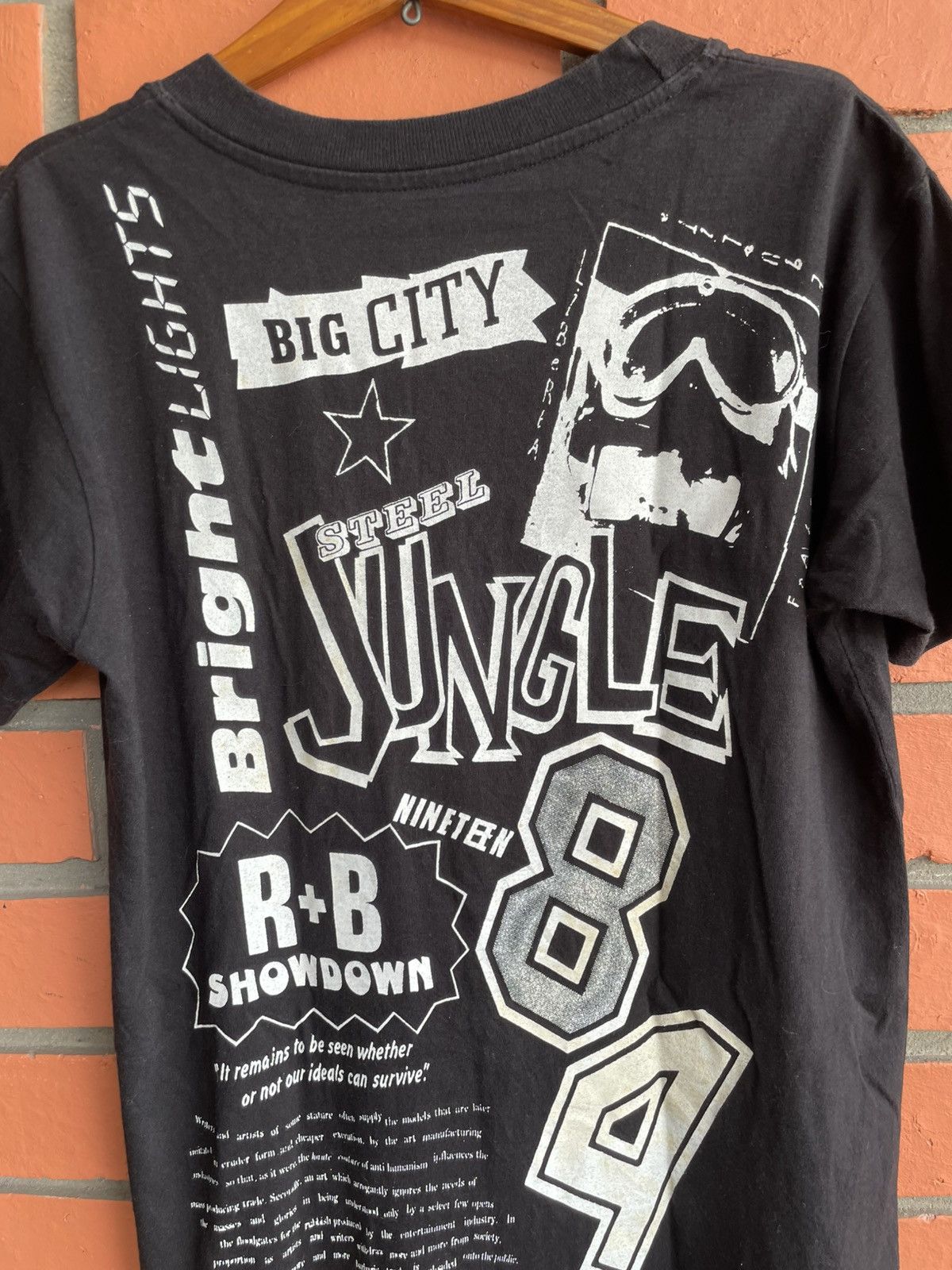 Band Tees Vintage The Clash Band Tour Out Of Control tour 1984 Size M Size US M / EU 48-50 / 2 - 11 Thumbnail