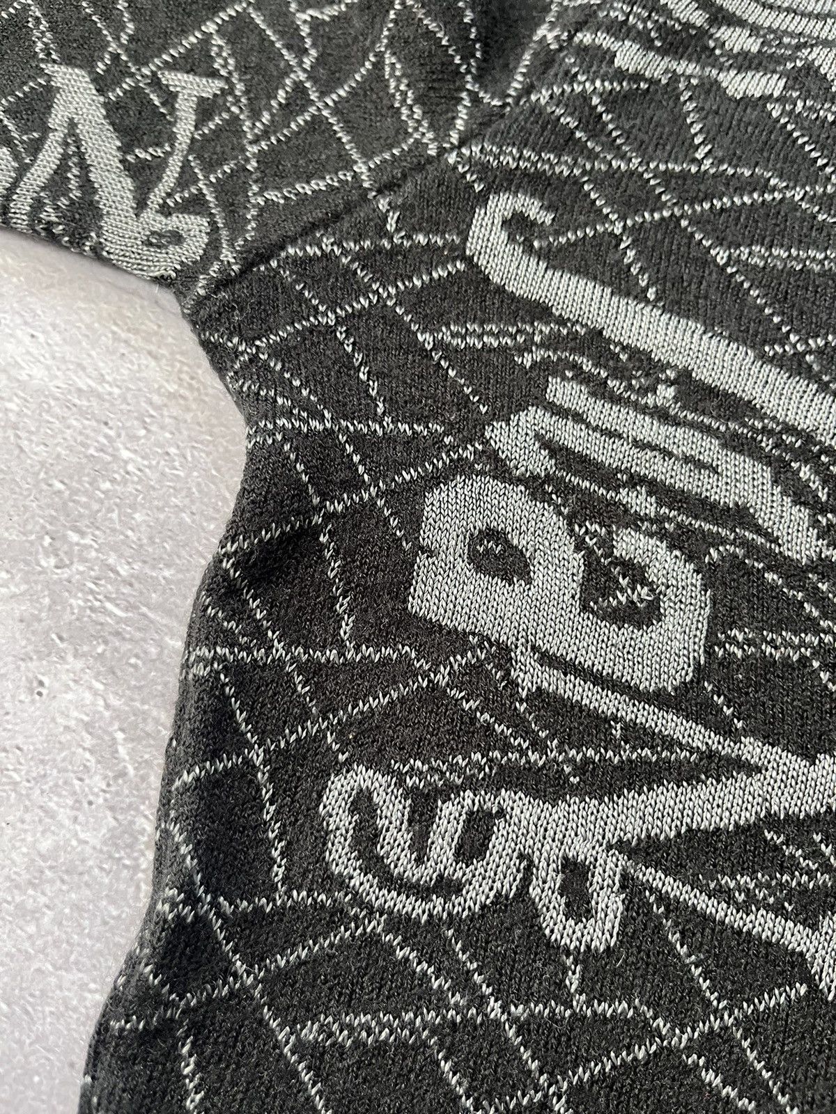 Versace Jeans Couture Vintage Versace Jeans Couture Monogram Multilogo sweater Size L / US 10 / IT 46 - 4 Thumbnail