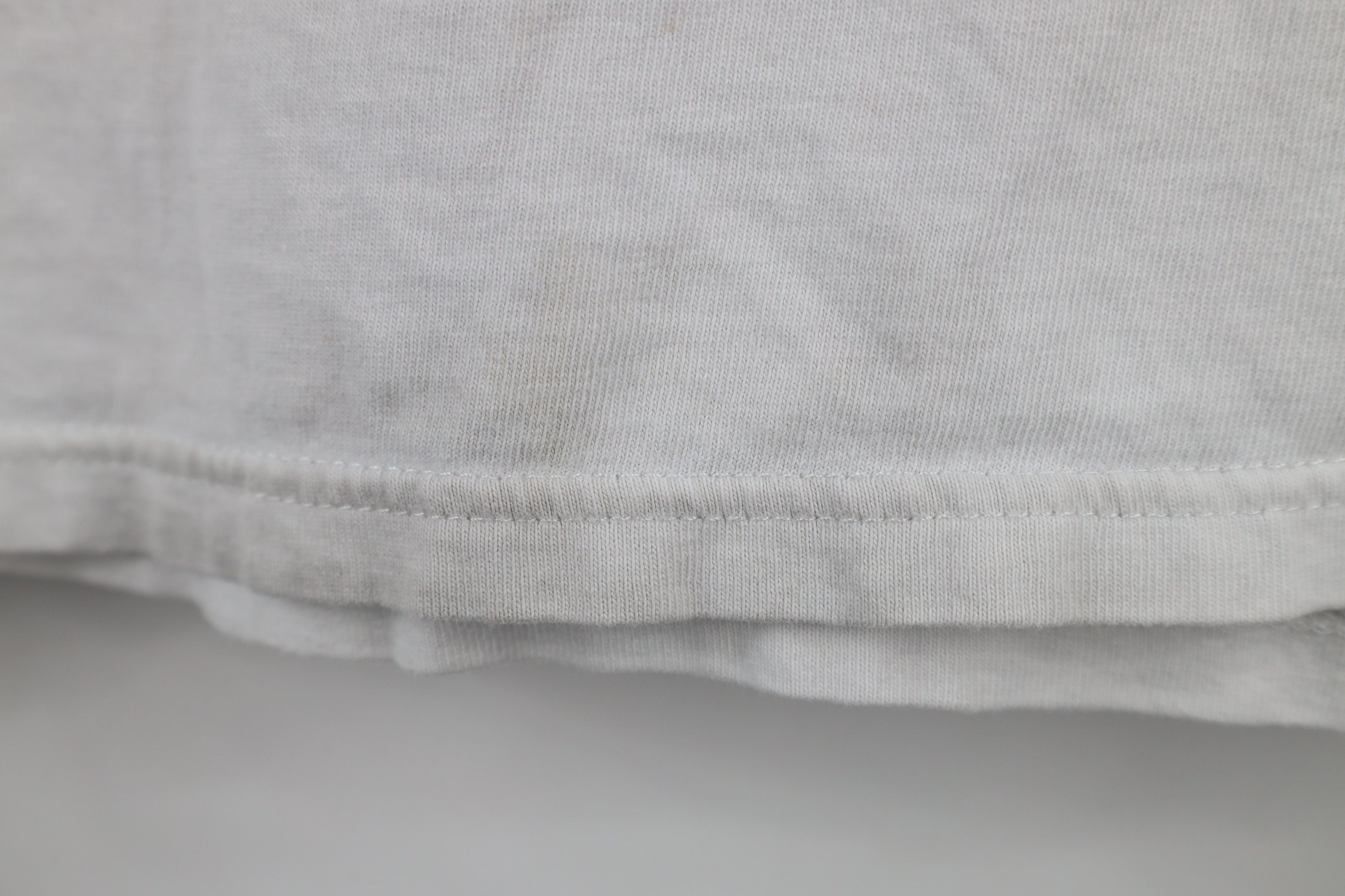 Vintage Vintage DC Shoes Spell Out Skateboarding T-Shirt White Size US S / EU 44-46 / 1 - 12 Thumbnail