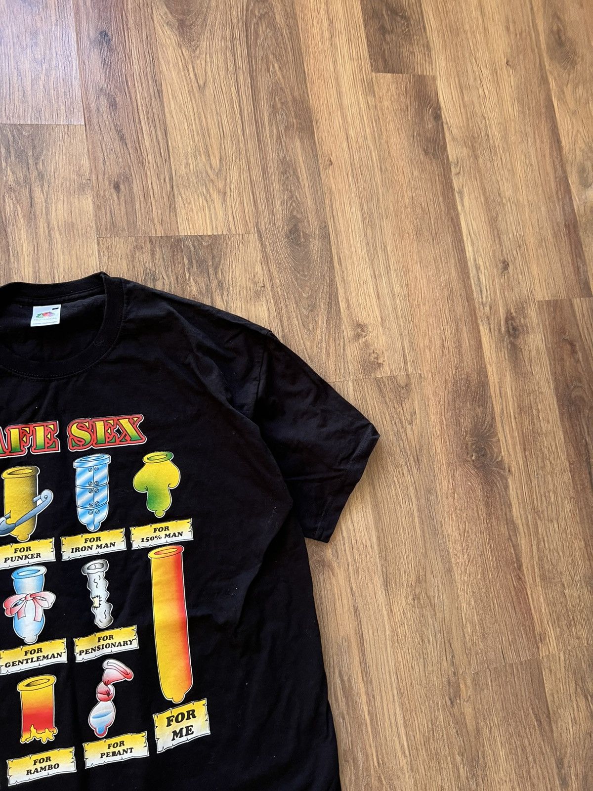 Fruit Of The Loom Vintage “SAFE SEX” T-Shirt (Fruit of the Loom, Size L) Size US L / EU 52-54 / 3 - 4 Thumbnail