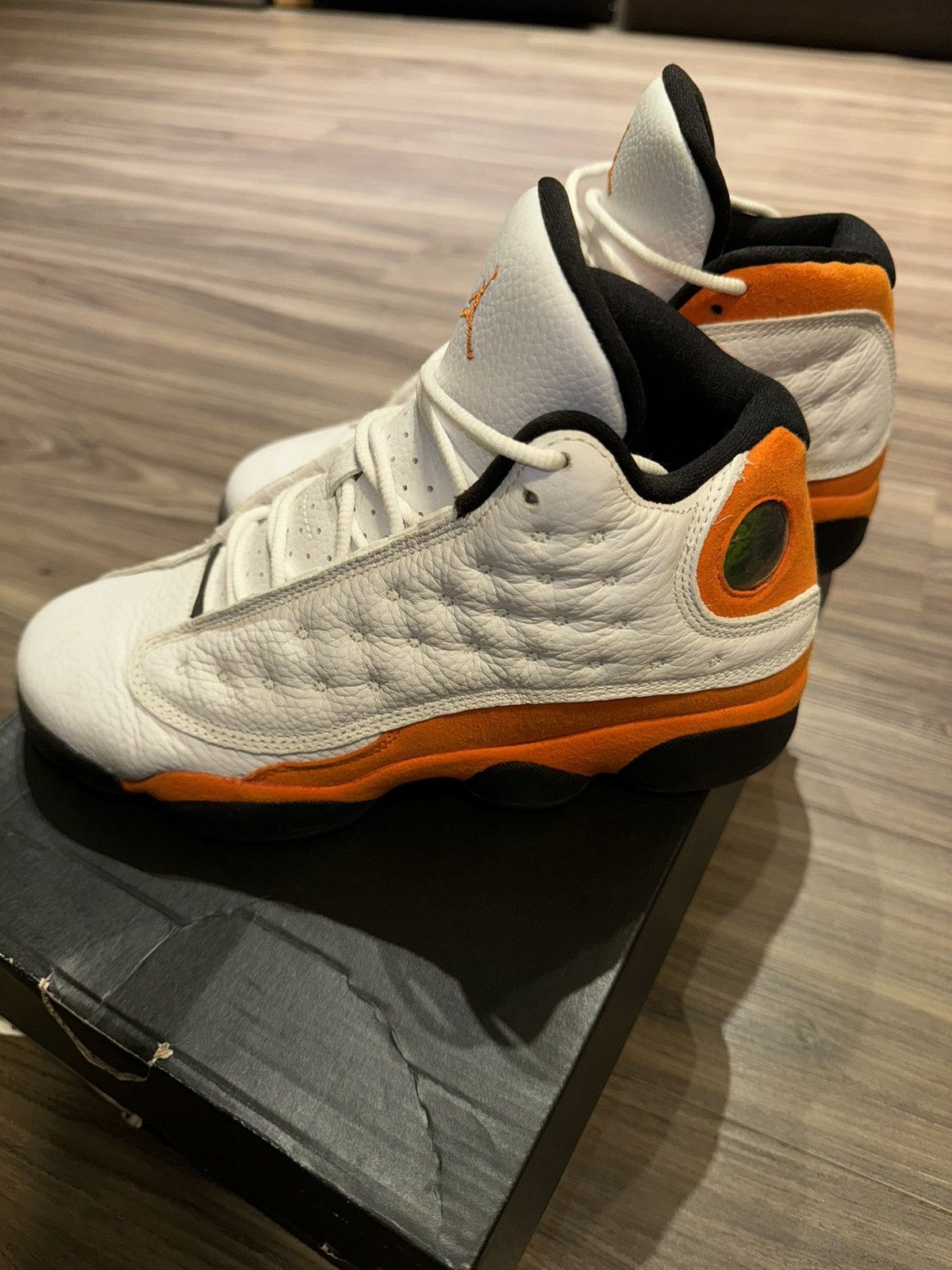 Jordan Brand White orange black starfish Jordan Size US 6.5 / EU 39-40 - 2 Thumbnail