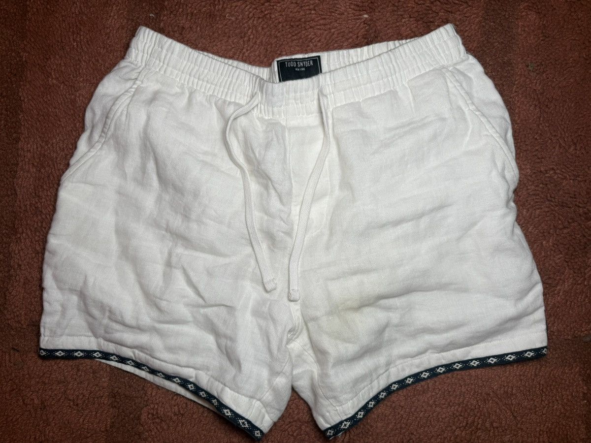 Todd Snyder Todd Snyder Tipped Embroidered Weekend Shorts (white) Size US 30 / EU 46 - 2 Thumbnail