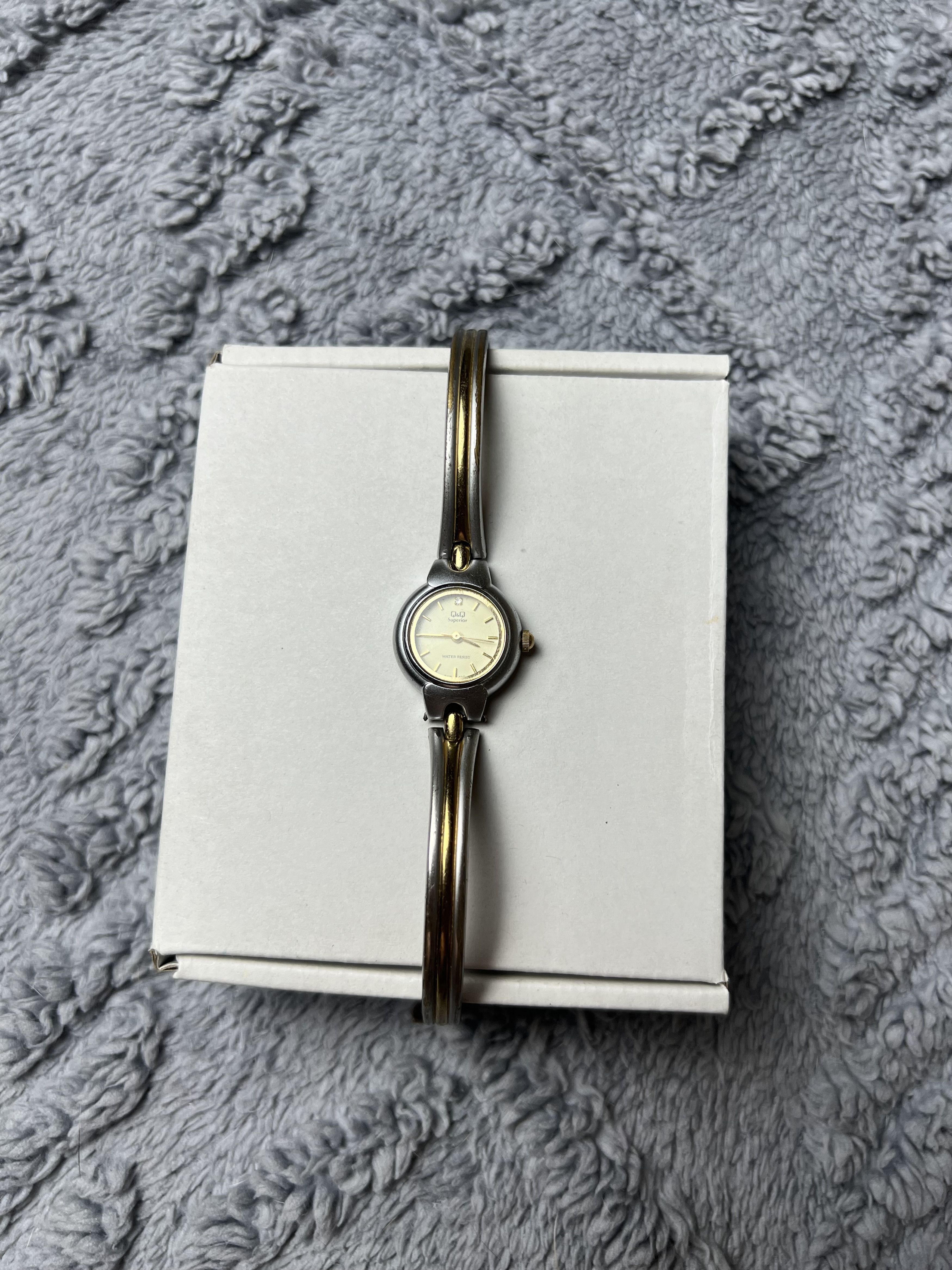 Vintage Futuristic Minimalistic Q&Q Japanese Style Bracelet Watch Size ONE SIZE - 9 Thumbnail