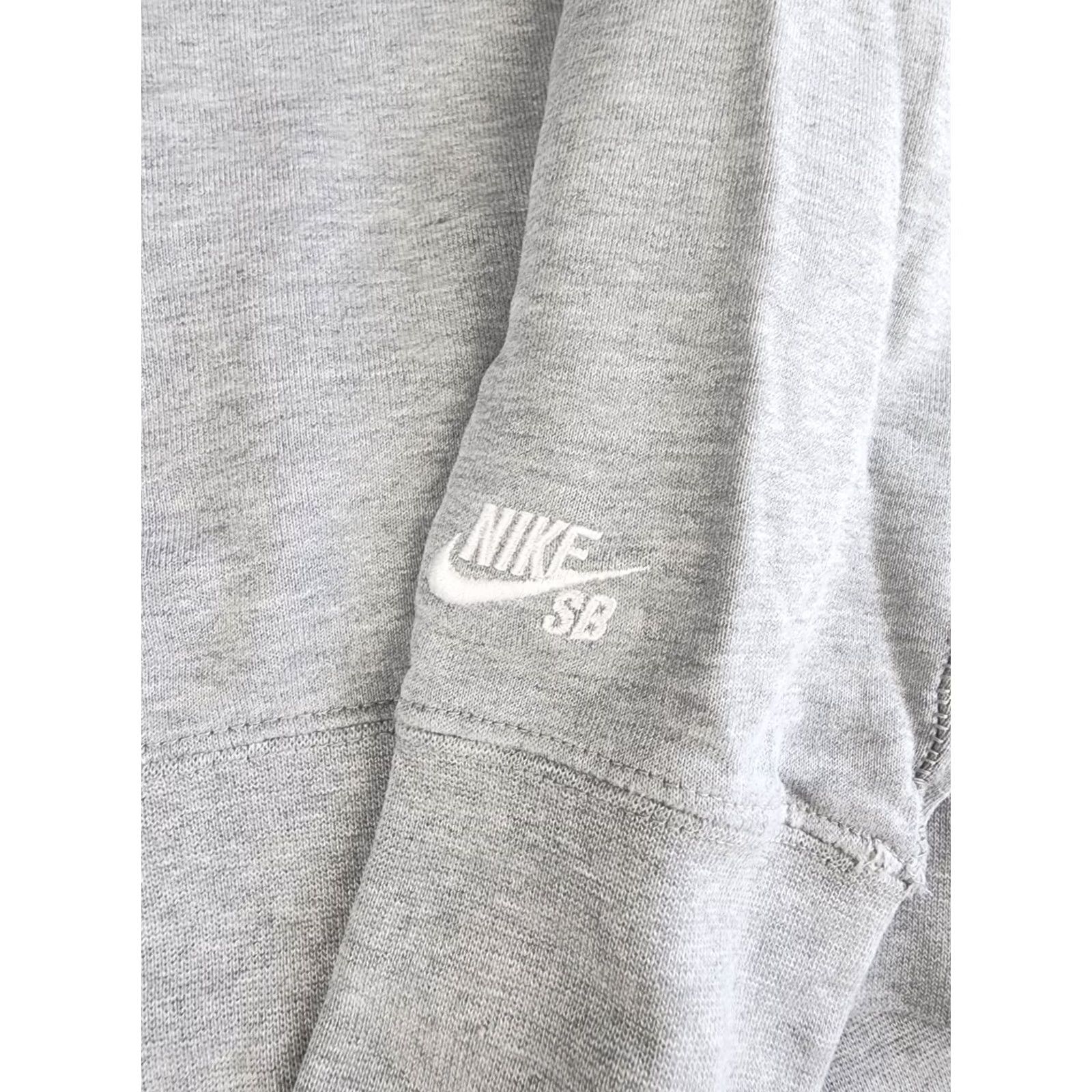 Nike Nike SB Sweatshirt Womens Small Long Sleeve Gray Distressed - Vintage Size S / US 4 / IT 40 - 2 Thumbnail