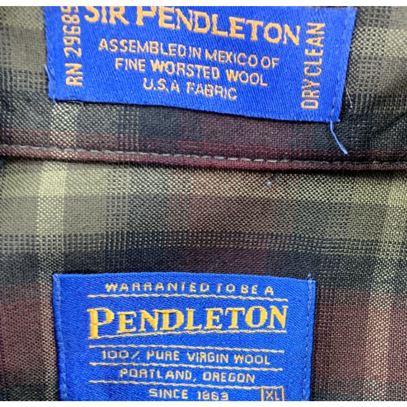 Pendleton VINTAGE Pendleton Shirt Mens XL Sir Pendleton Worsted Wool Plaid Button-Down *FLAW* Size US XL / EU 56 / 4 - 4 Thumbnail