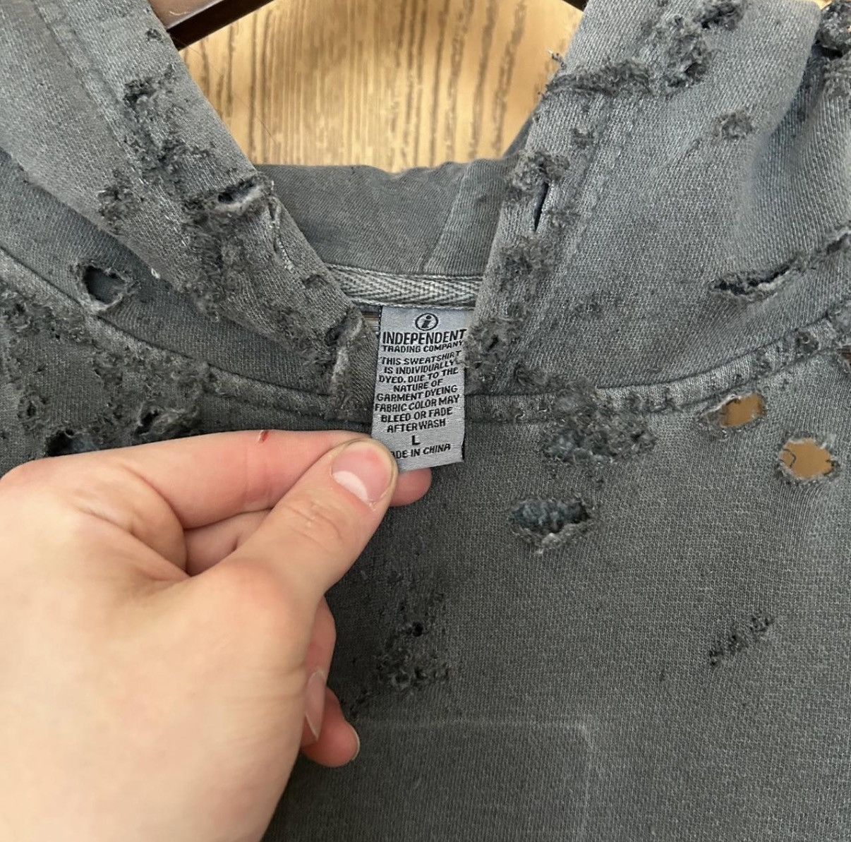 Vintage Sun-faded and Destroyed Hoodie Size US L / EU 52-54 / 3 - 8 Thumbnail