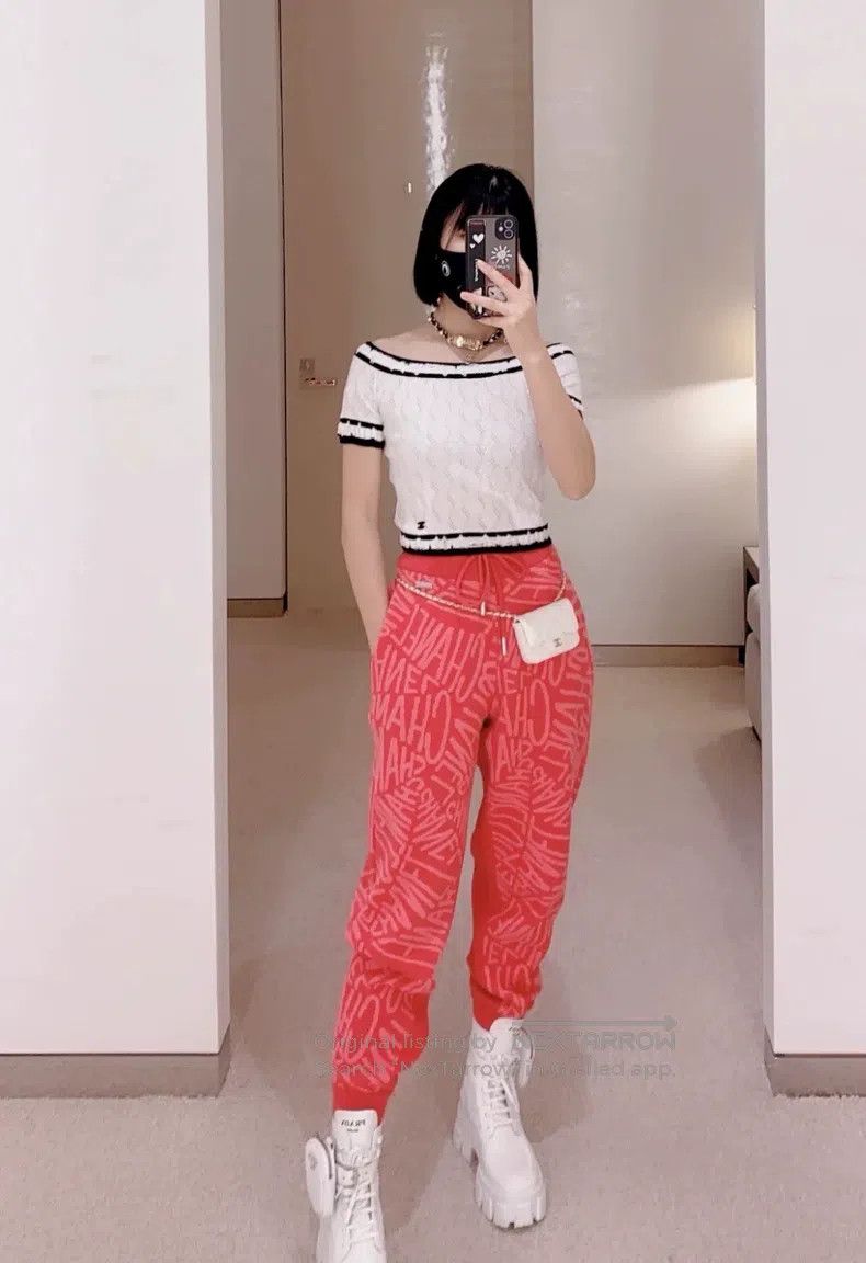 Chanel 22C A-neck knitwear short-sleeved