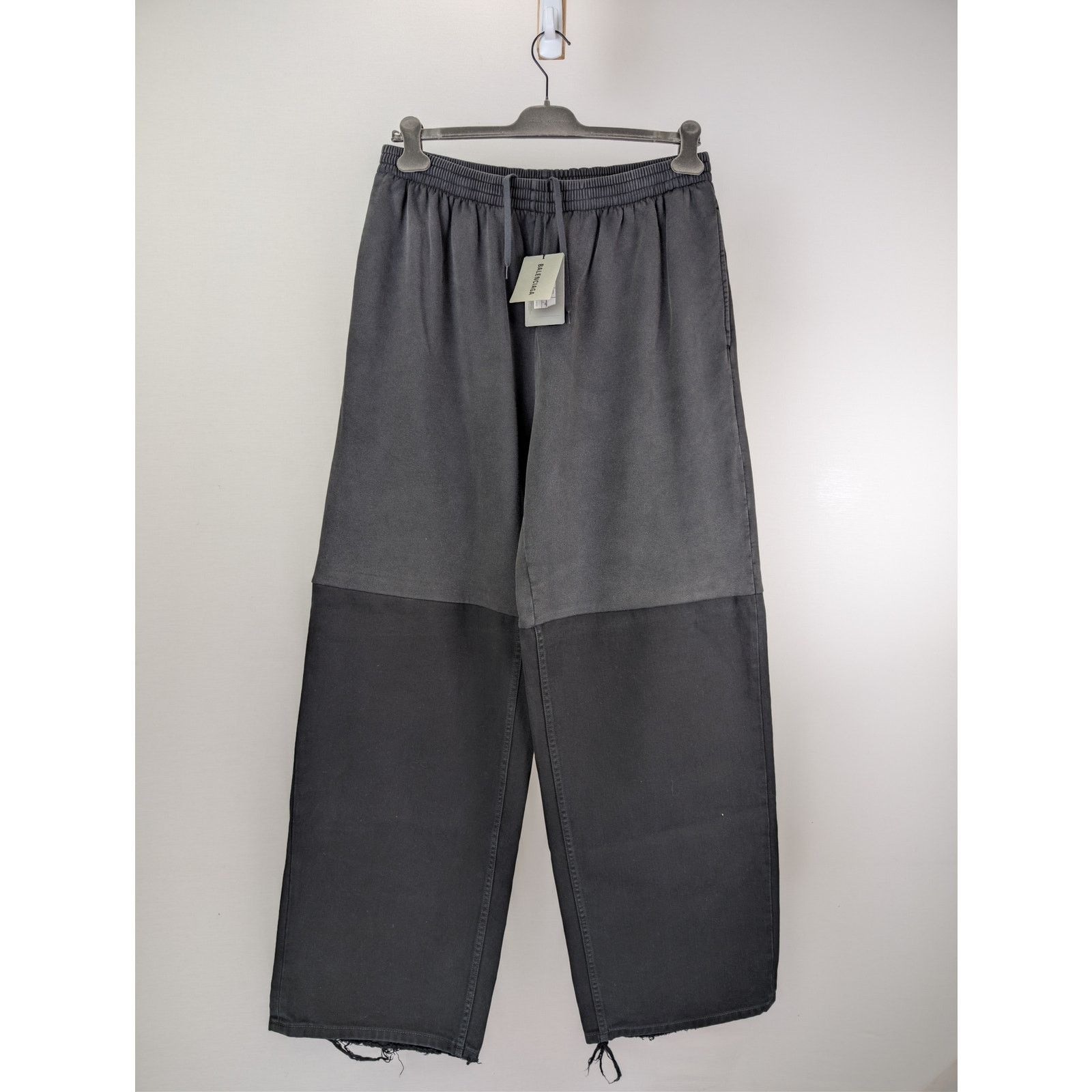 Balenciaga o1rshd1 Soft Black Left Hand Denim Patched Sweatpants Black Size US 32 / EU 48 - 1 Thumbnail