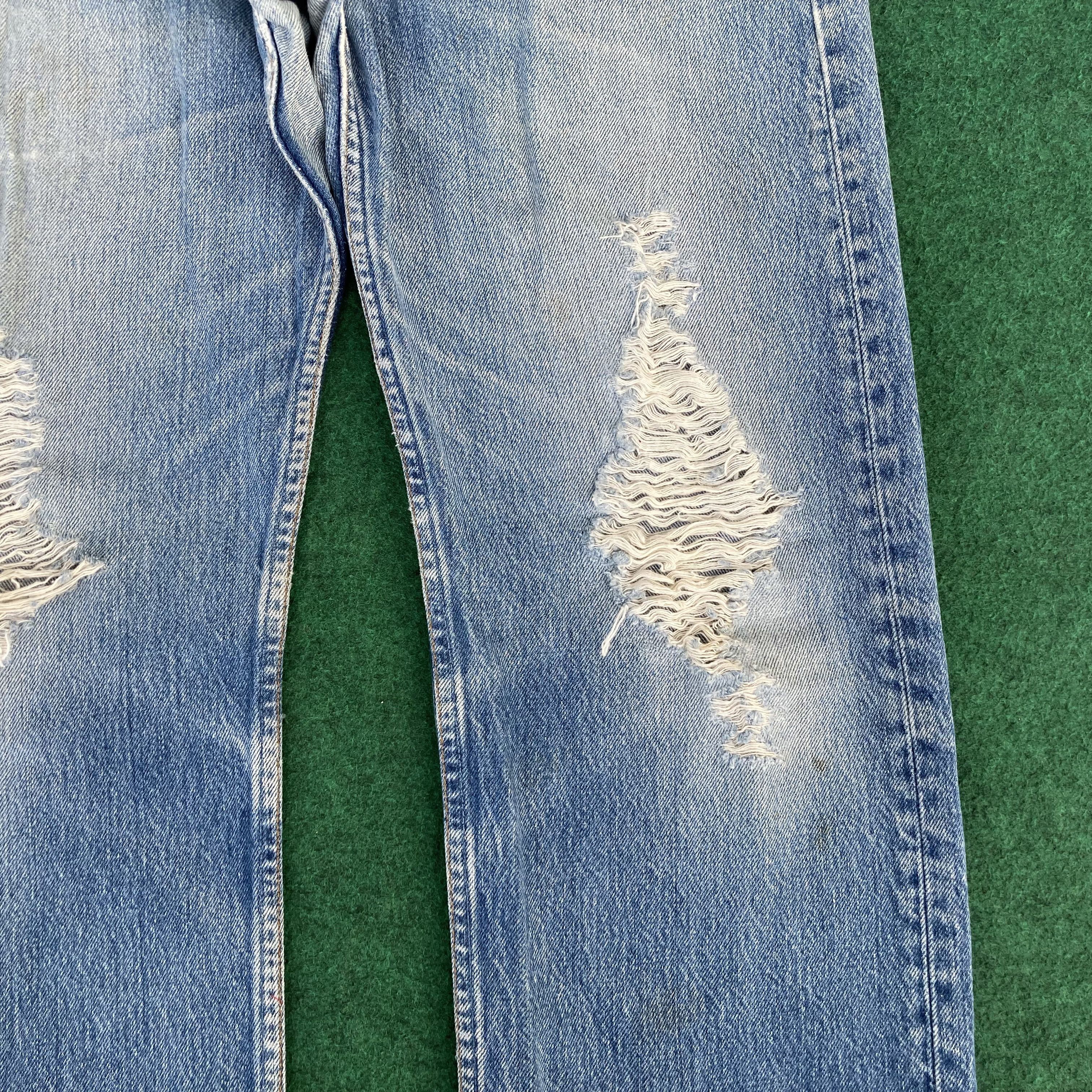 Levi's 35x37 Vtg Levis 501xx Distressed Ripped Light Wash Jeans Size US 35 - 9 Thumbnail